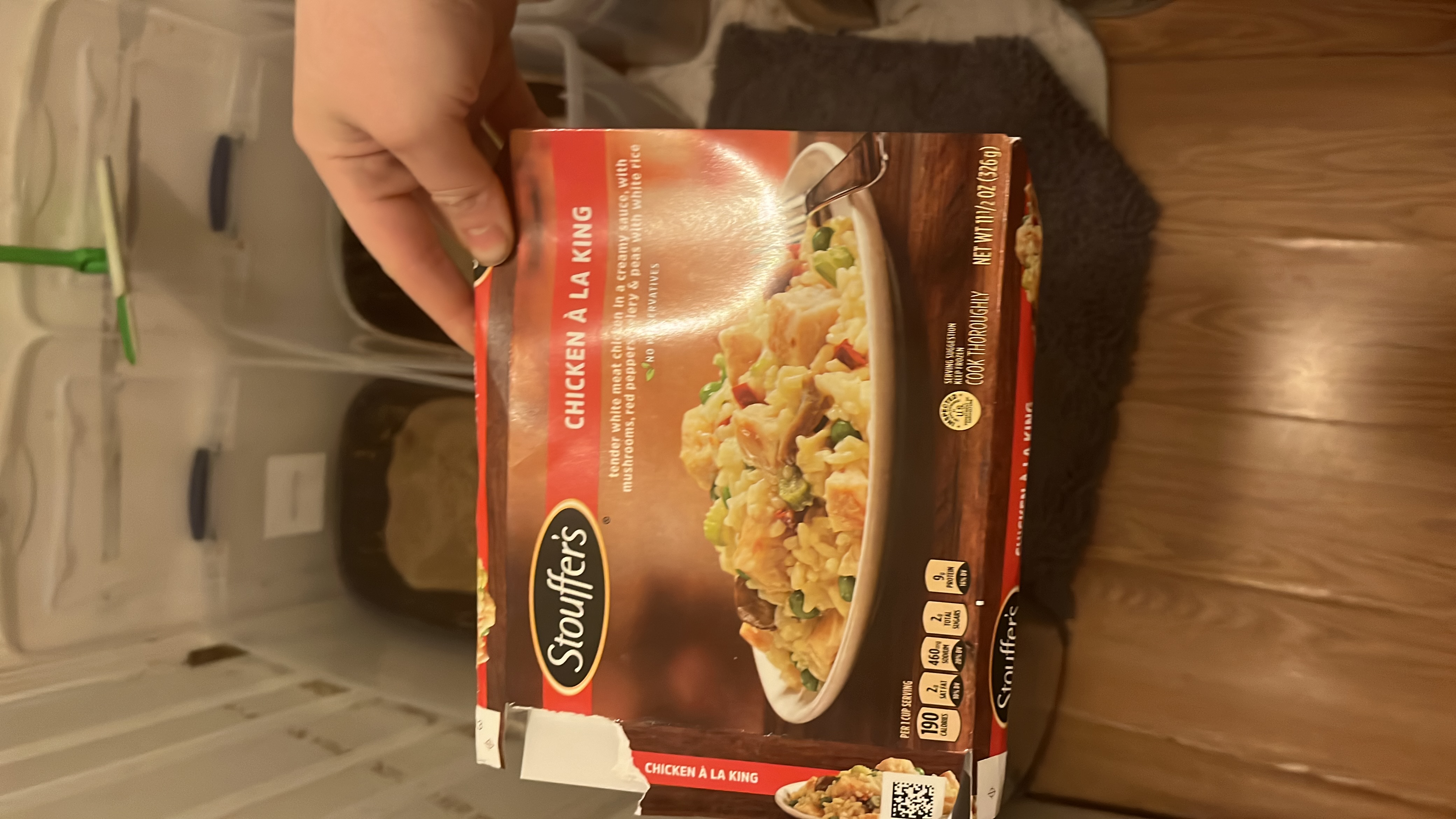 Stouffer's Chicken à la King is a creamy dish with tender white meat chicken, rice, and vegetables, providing 190 calories per serving with 9g of protein and 2g of fat.