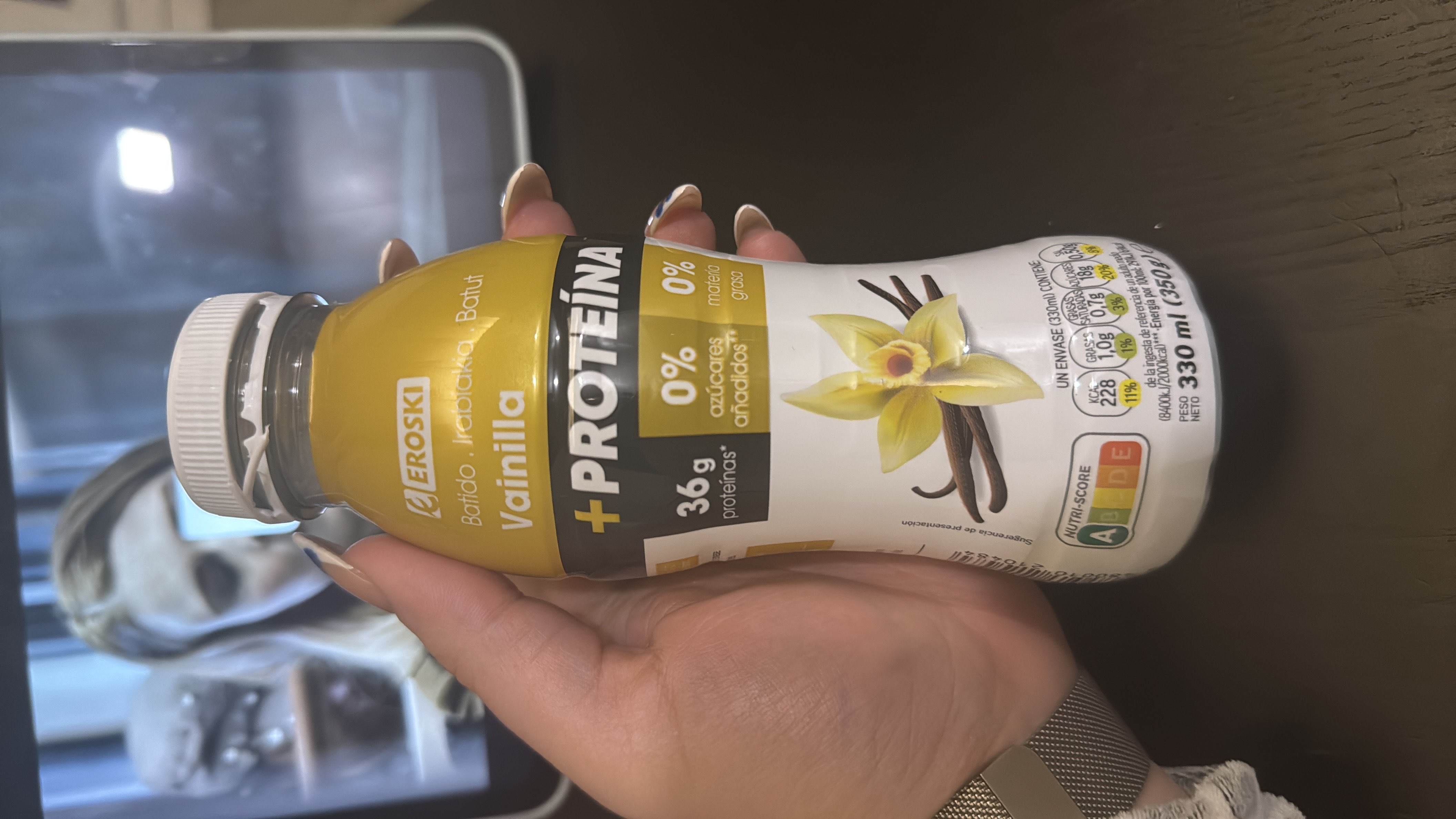 A vanilla-flavored protein shake with 36g of protein, 0% added sugars, and 0% fat, providing 228 calories per 330ml serving.