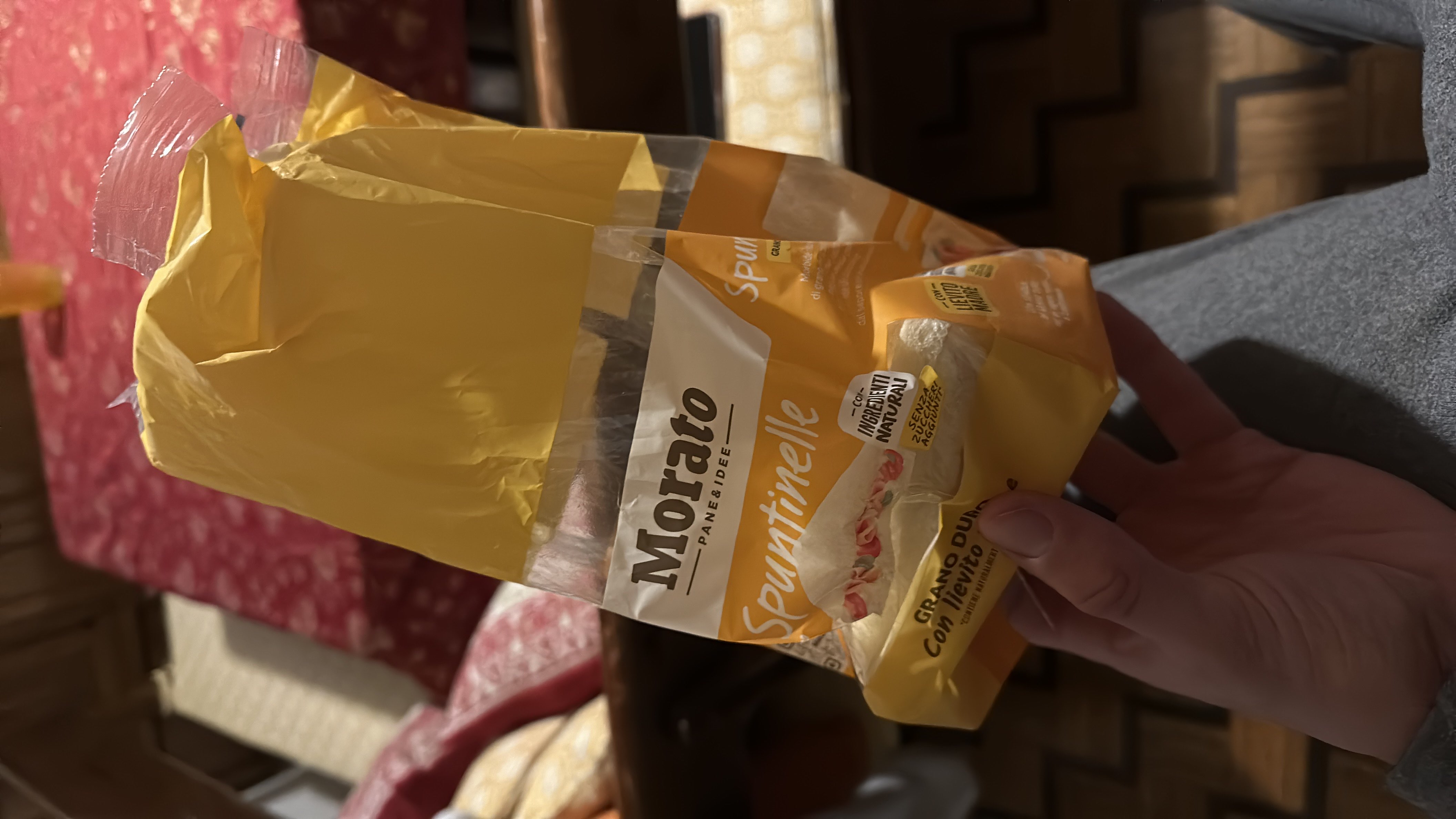 This is a package of Morato Spuntinelle, a type of bread made with natural ingredients and durum wheat flour, suitable for light meals.