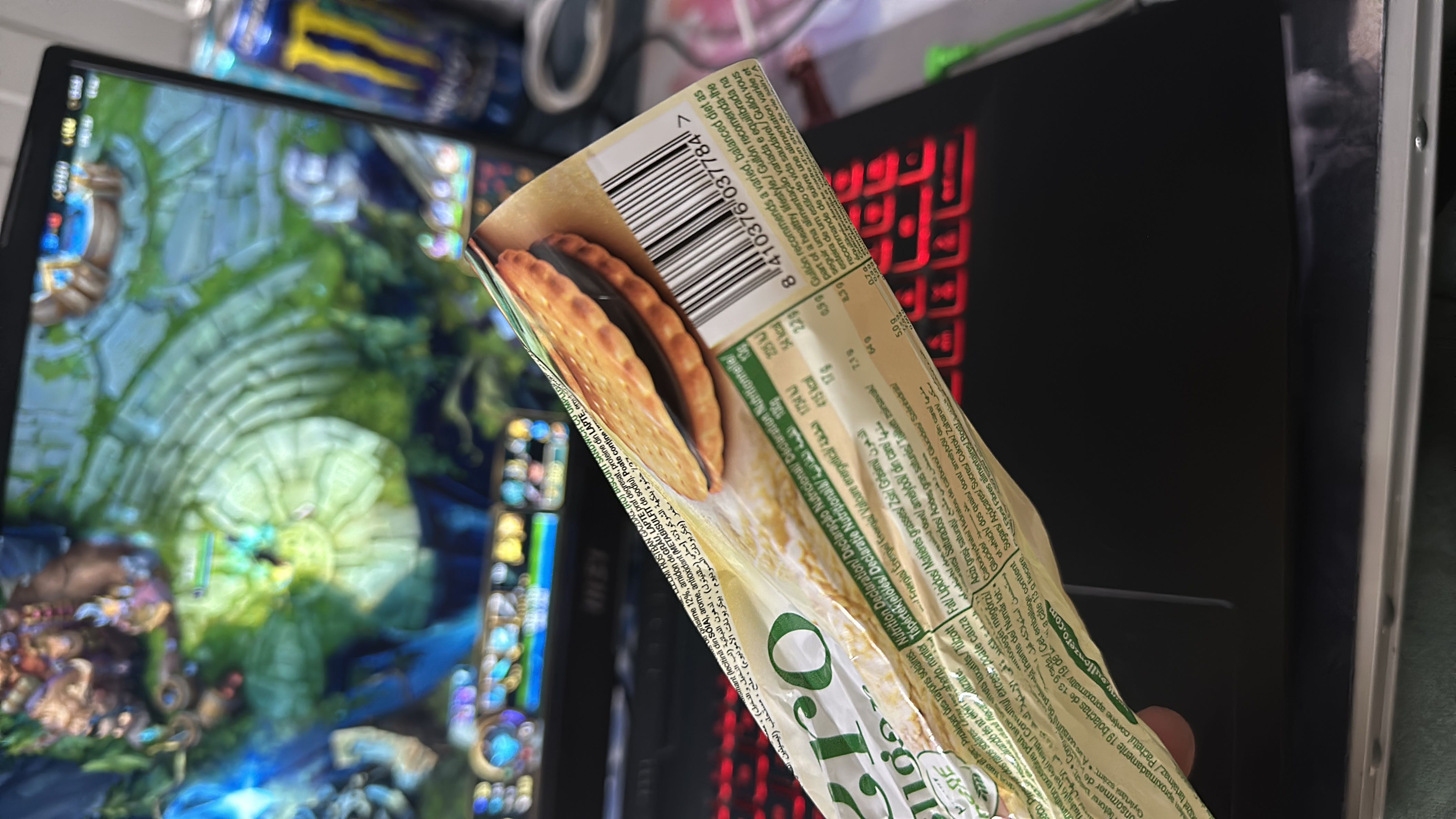 These are sugar-free biscuits with a moderate calorie content and balanced macronutrients.