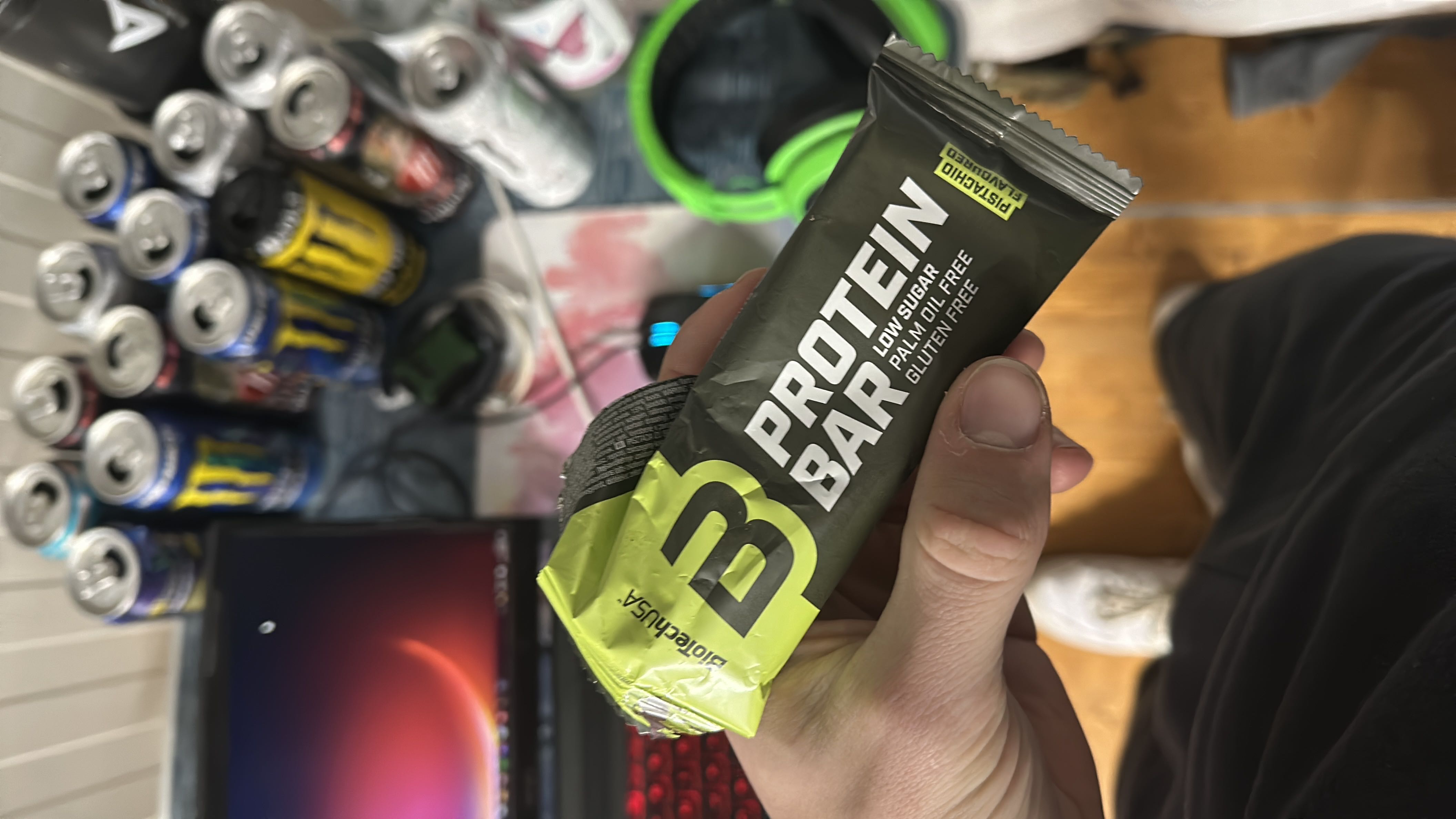 A pistachio-flavored, low sugar, palm oil free, gluten free protein bar providing a balanced source of nutrition.