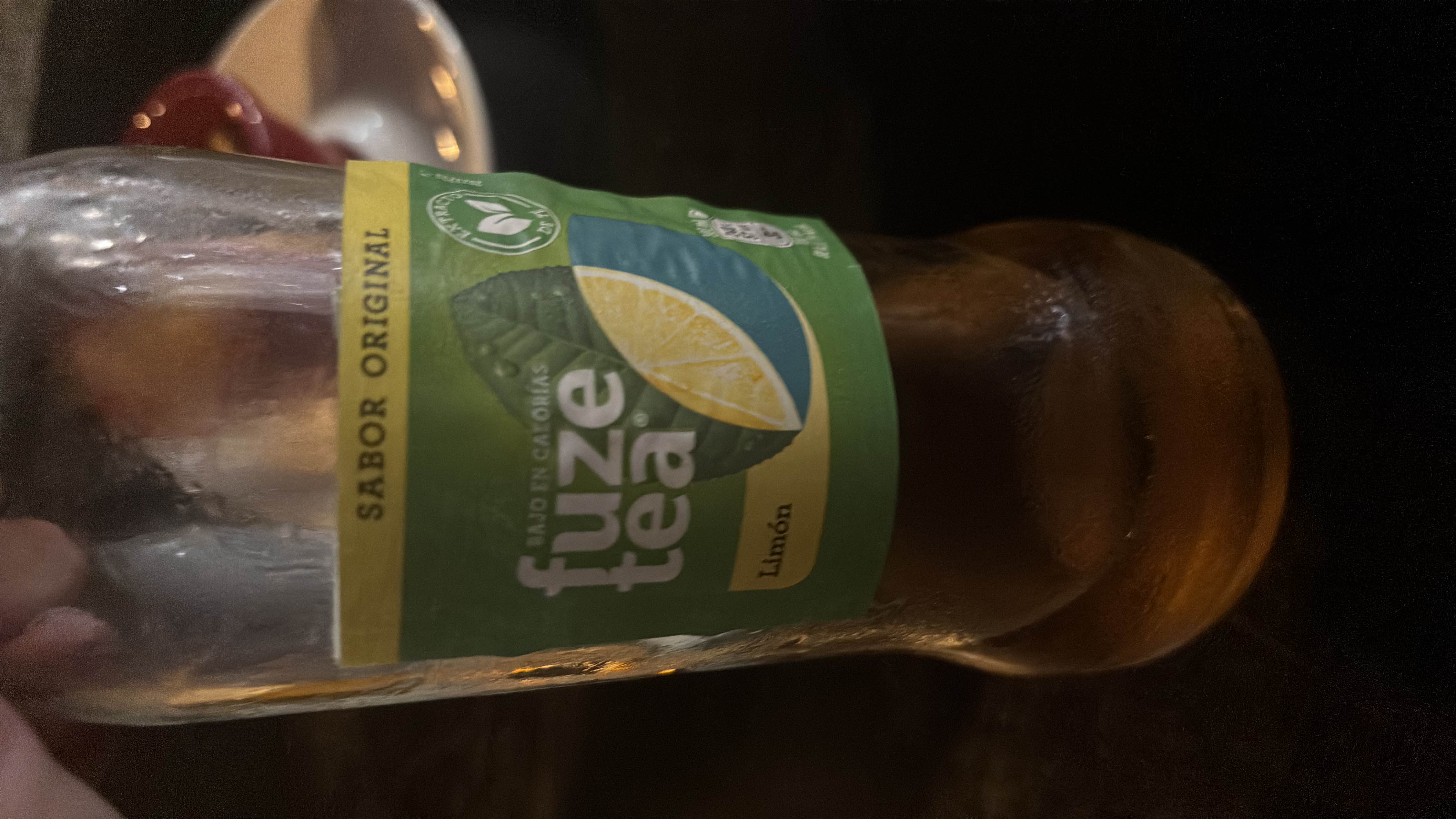 A low-calorie lemon-flavored iced tea containing tea extracts and water.