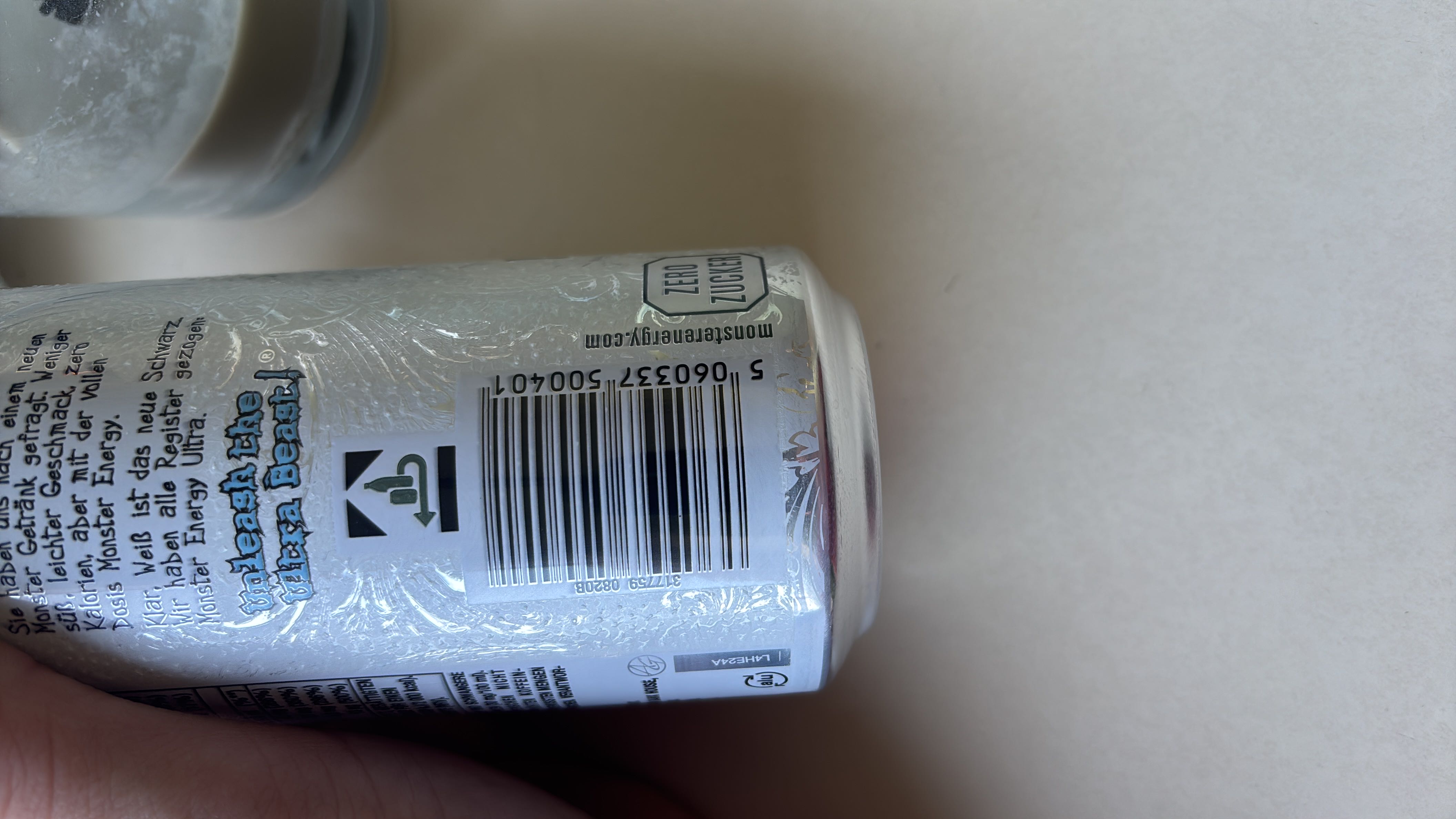 This is a zero-calorie energy drink with no sugar, designed to provide energy without added fats, carbs, or protein.