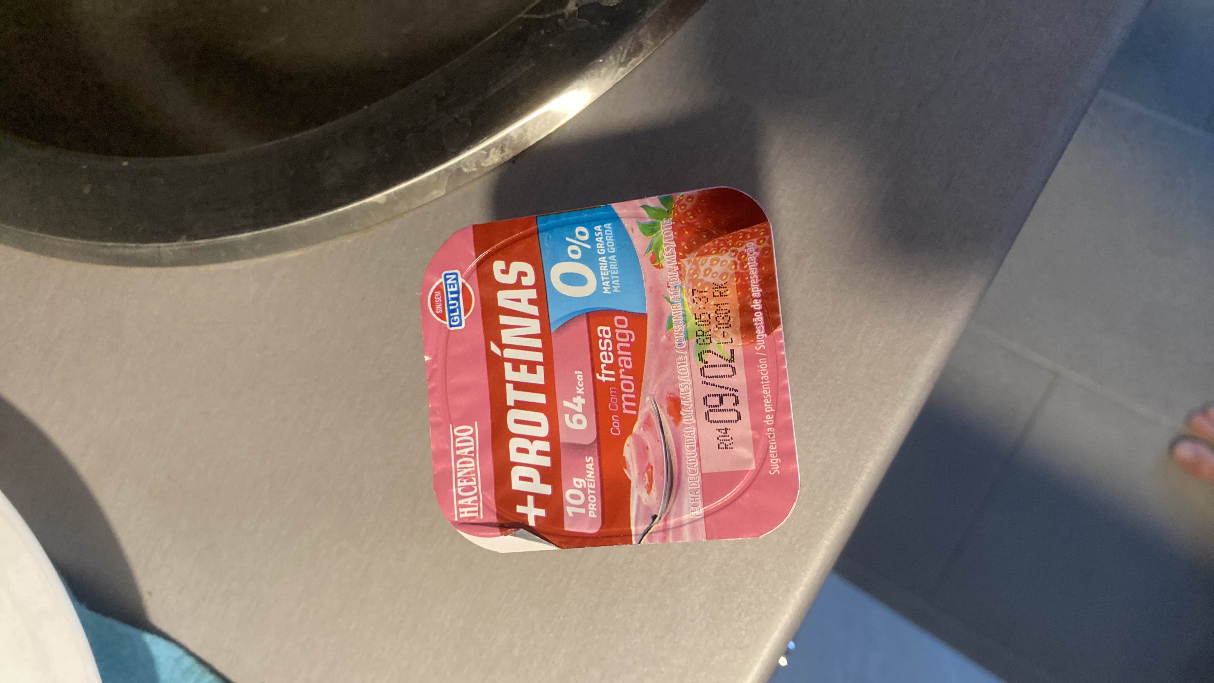 A high-protein, low-calorie strawberry-flavored yogurt with 0% fat and gluten-free.