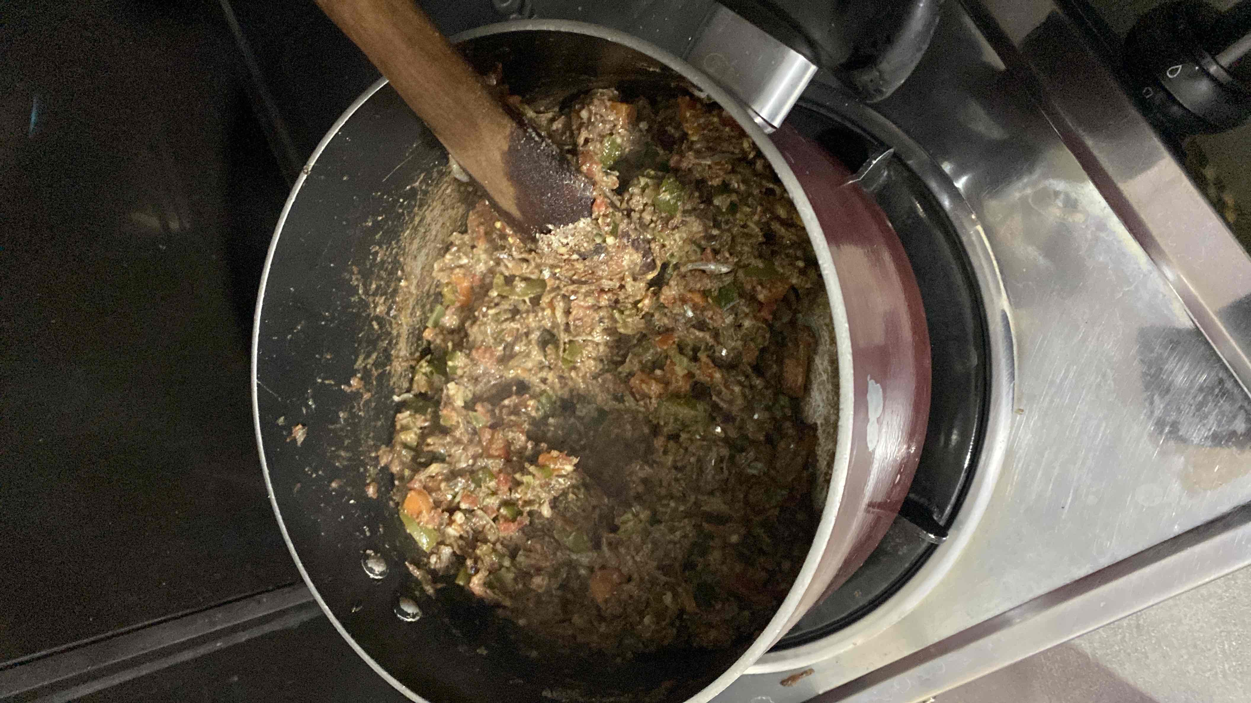 A nutritious vegetable-based dish cooked with spices and oil, providing a balanced mix of protein, carbs, and fats.