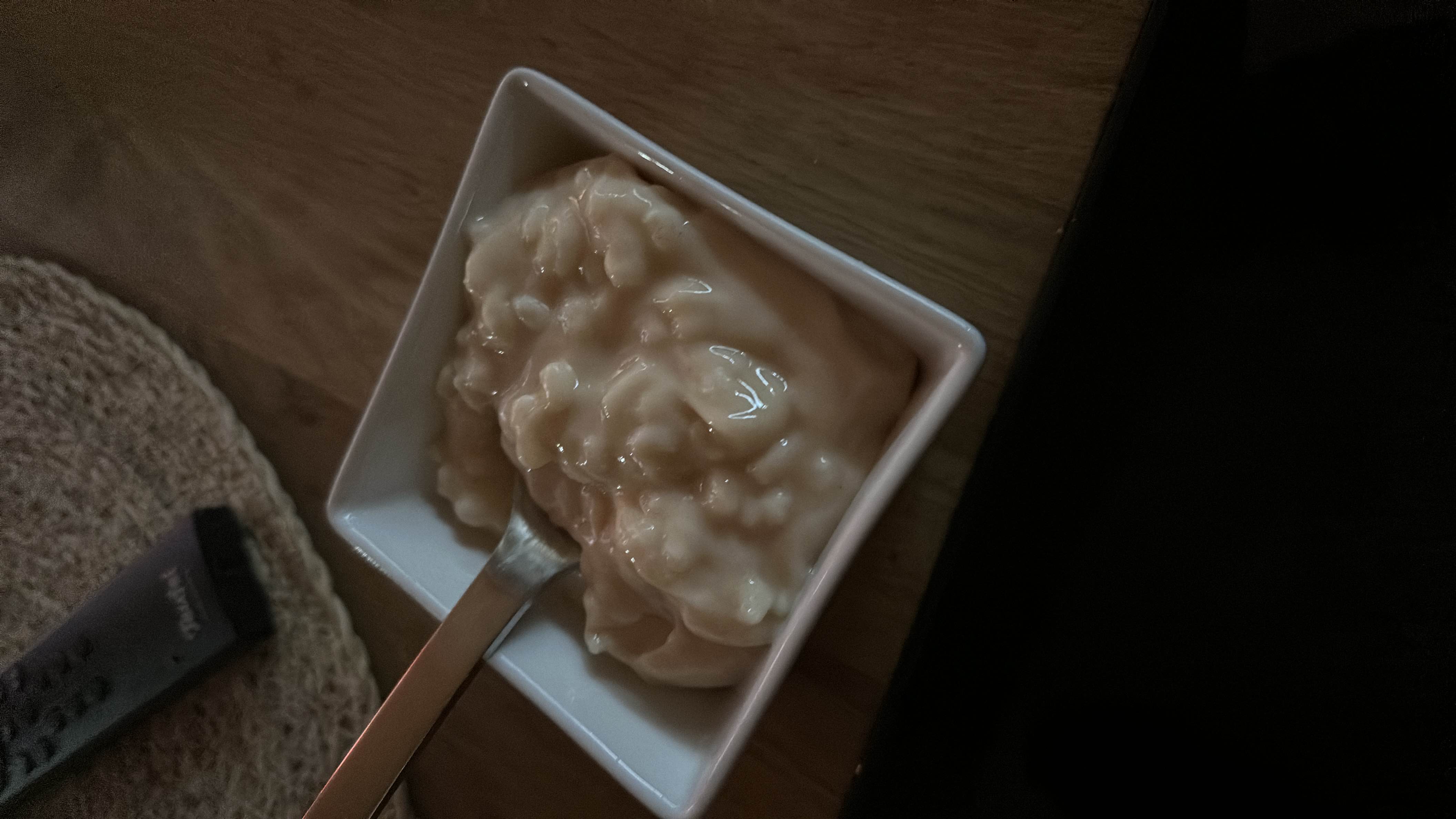 A bowl of high-protein Milchreis, enriched with extra protein for a nutritious dessert.