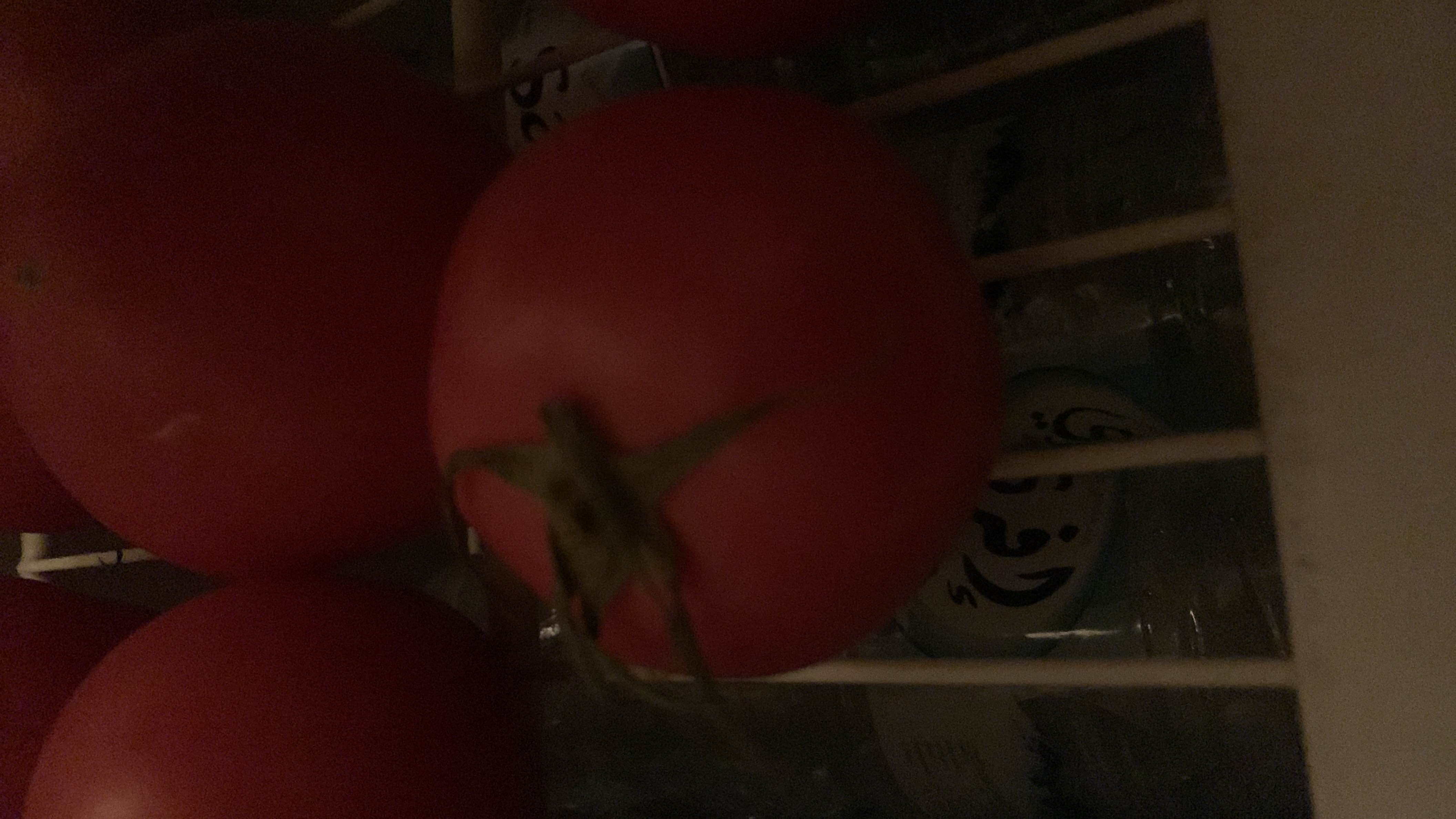 The image shows fresh tomatoes, which are low in calories and rich in vitamins, making them a healthy ingredient.