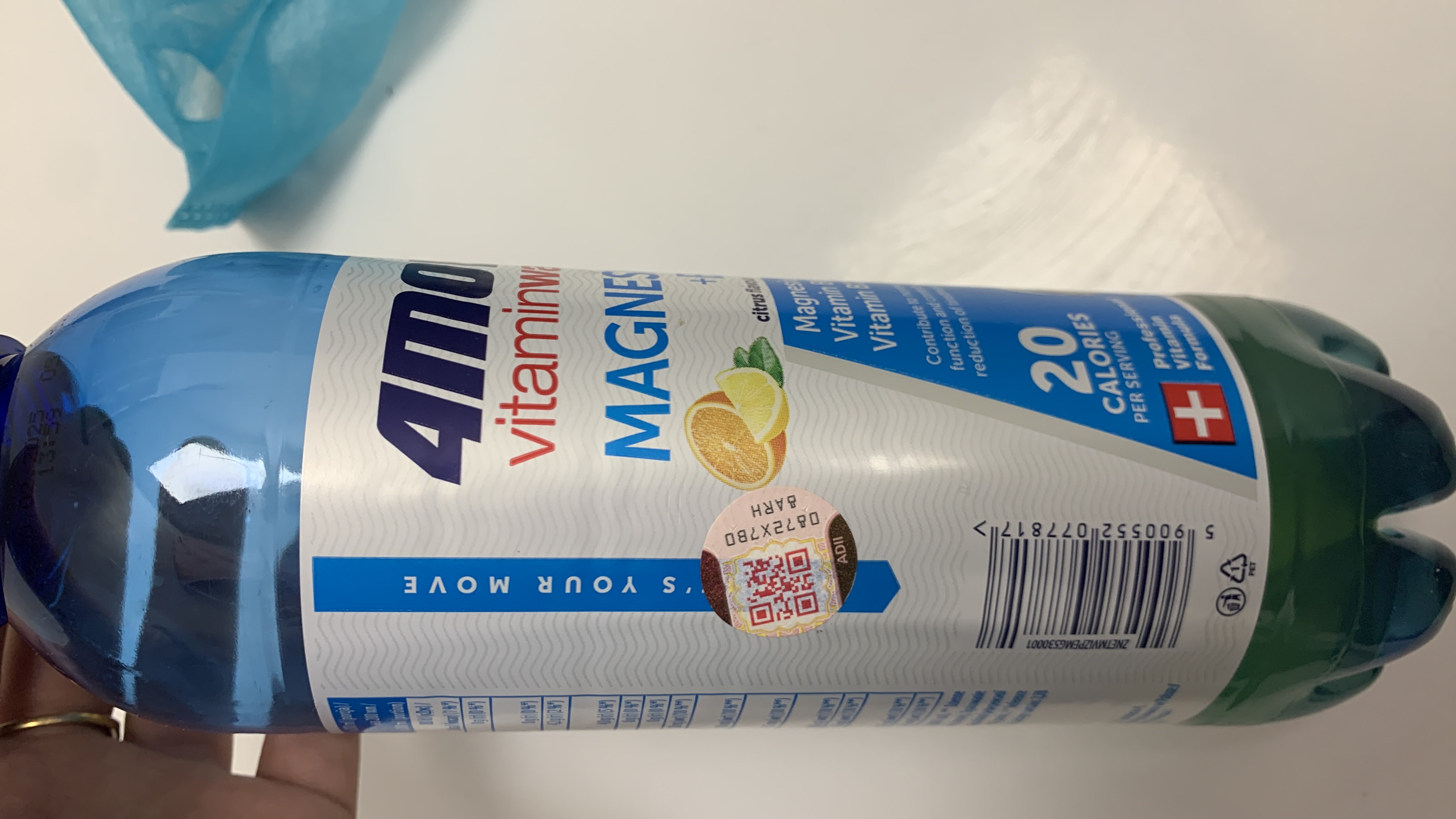 A citrus-flavored vitamin water containing magnesium, Vitamin B6, and Vitamin C, with 20 calories per serving.