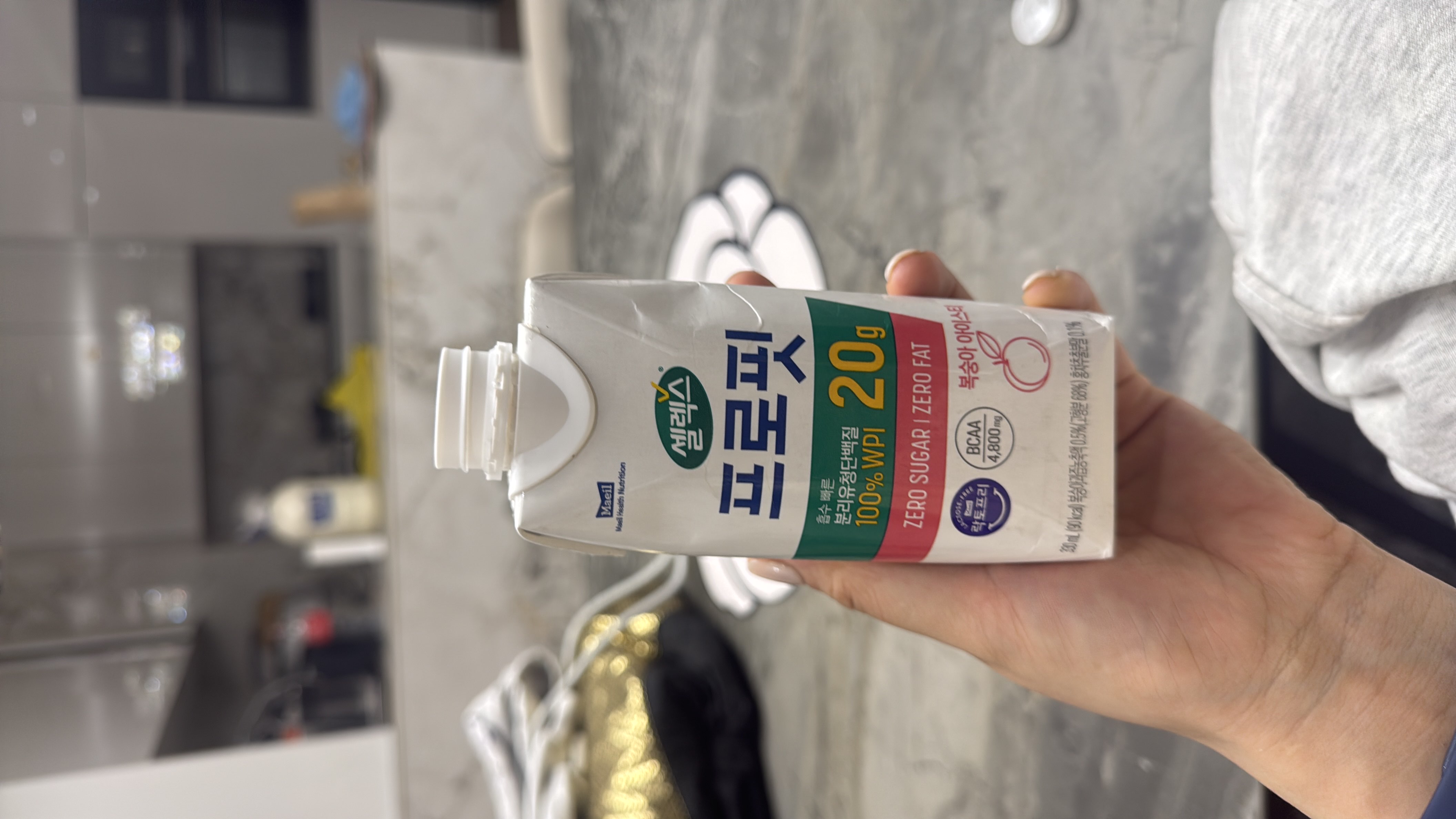 A high-protein drink with 20g of whey protein isolate, zero sugar, and zero fat, designed for health-conscious individuals.