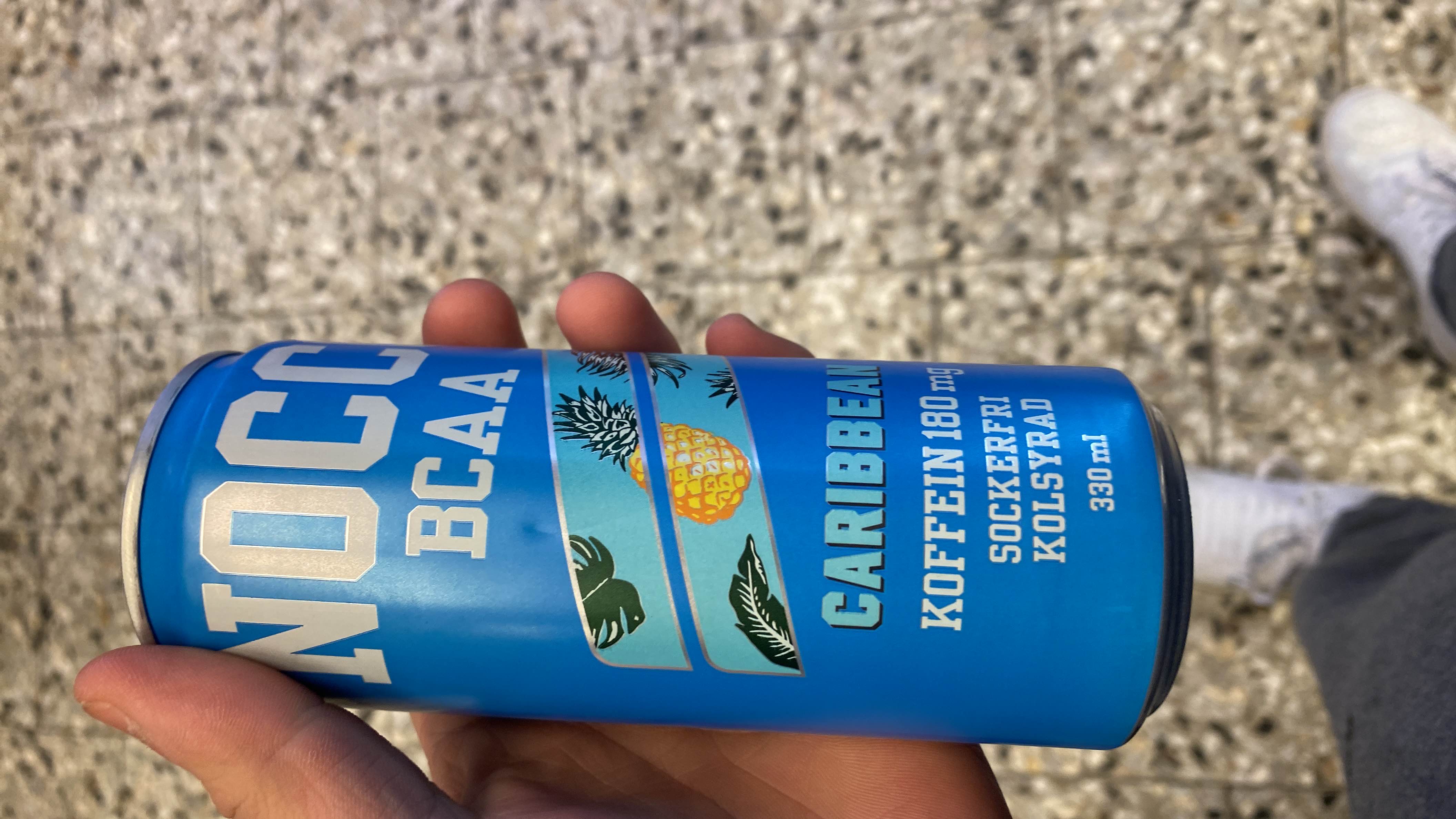 A sugar-free, carbonated energy drink containing BCAAs and 180 mg of caffeine, designed for active individuals.
