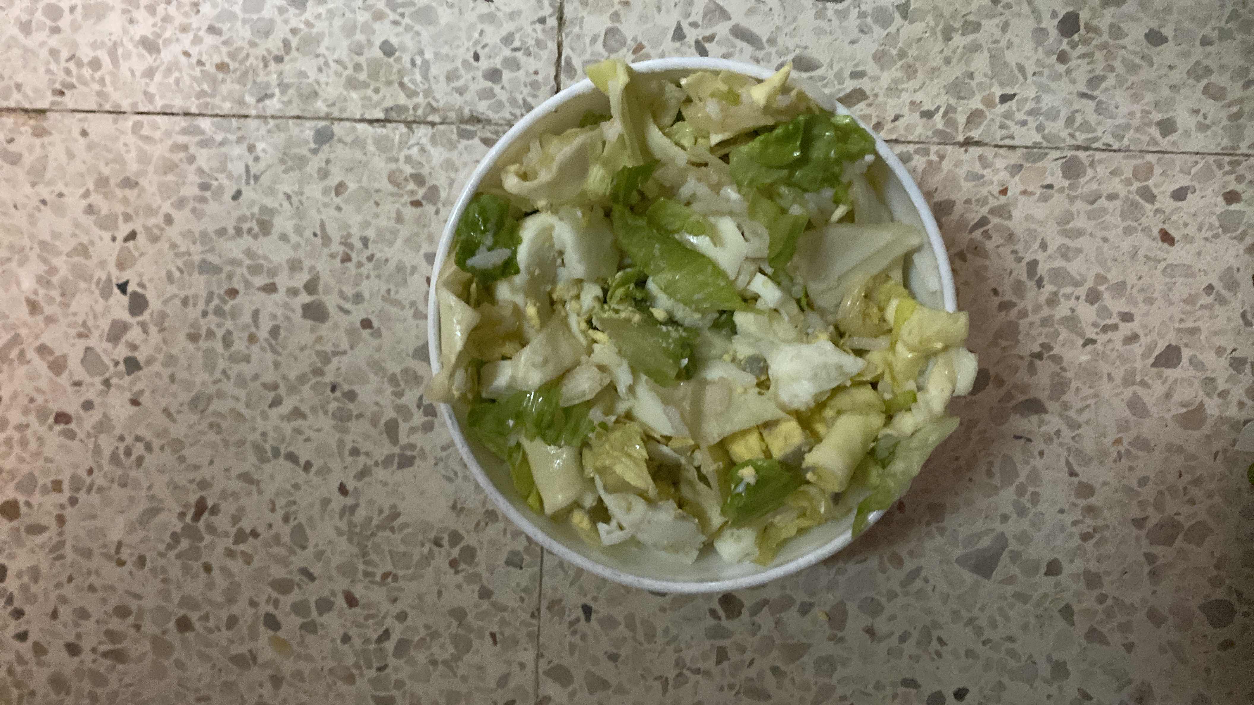 Salade aux œufs et avocat