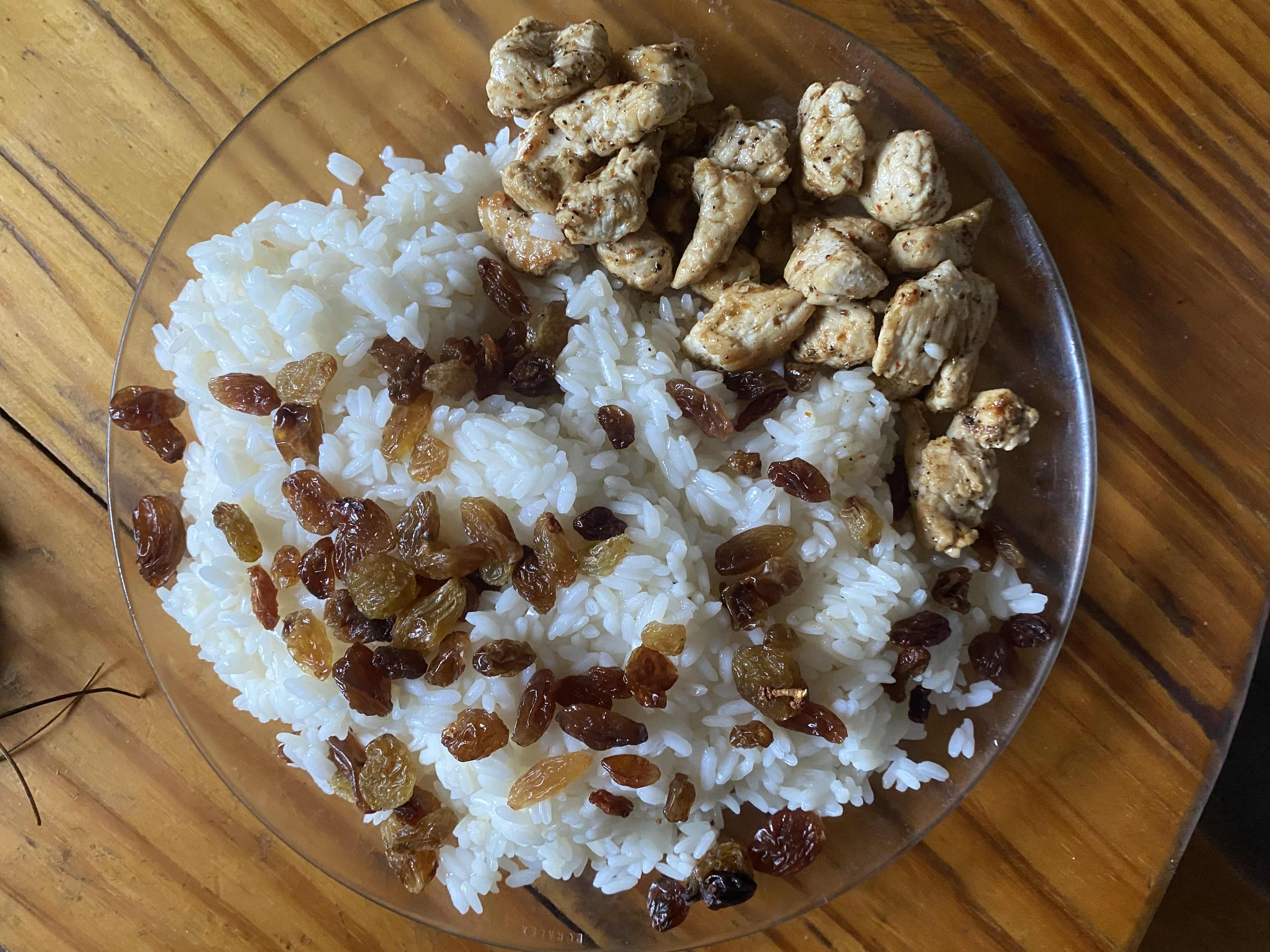 Riz aux raisins et poulet