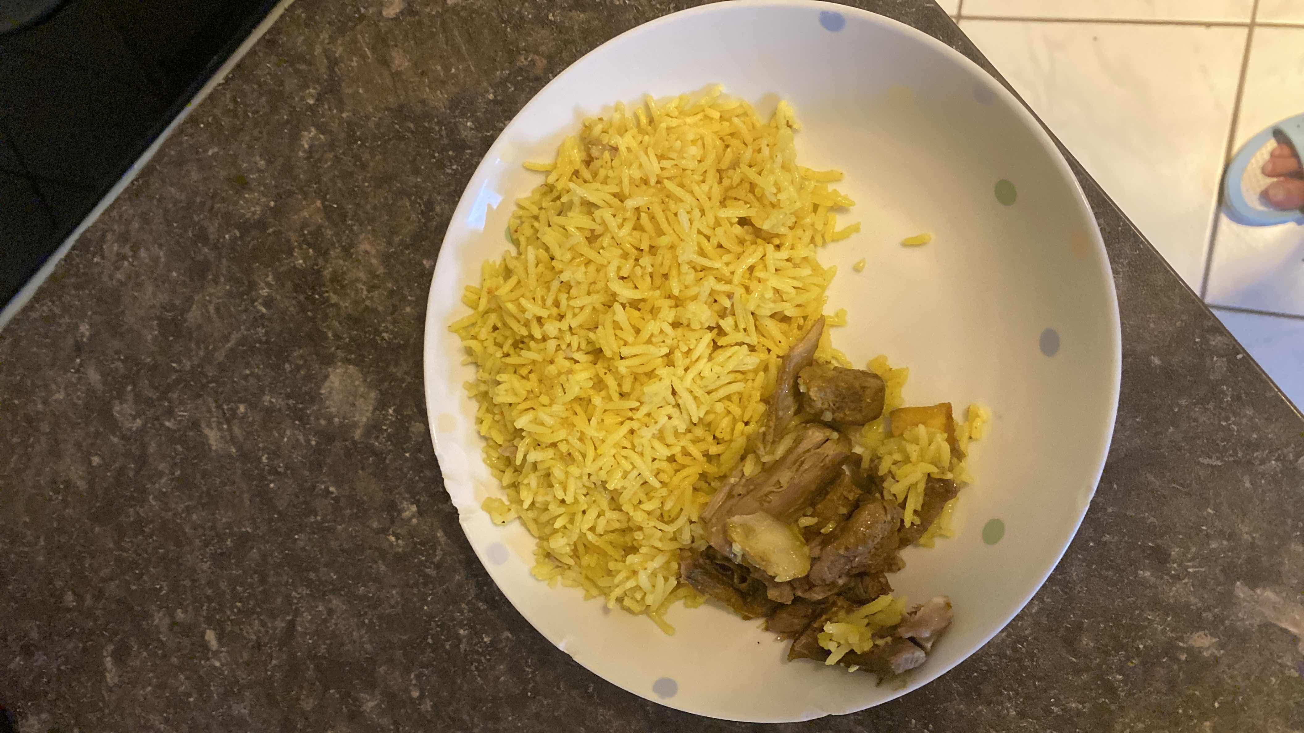 Gewürzter Reis mit Fleisch