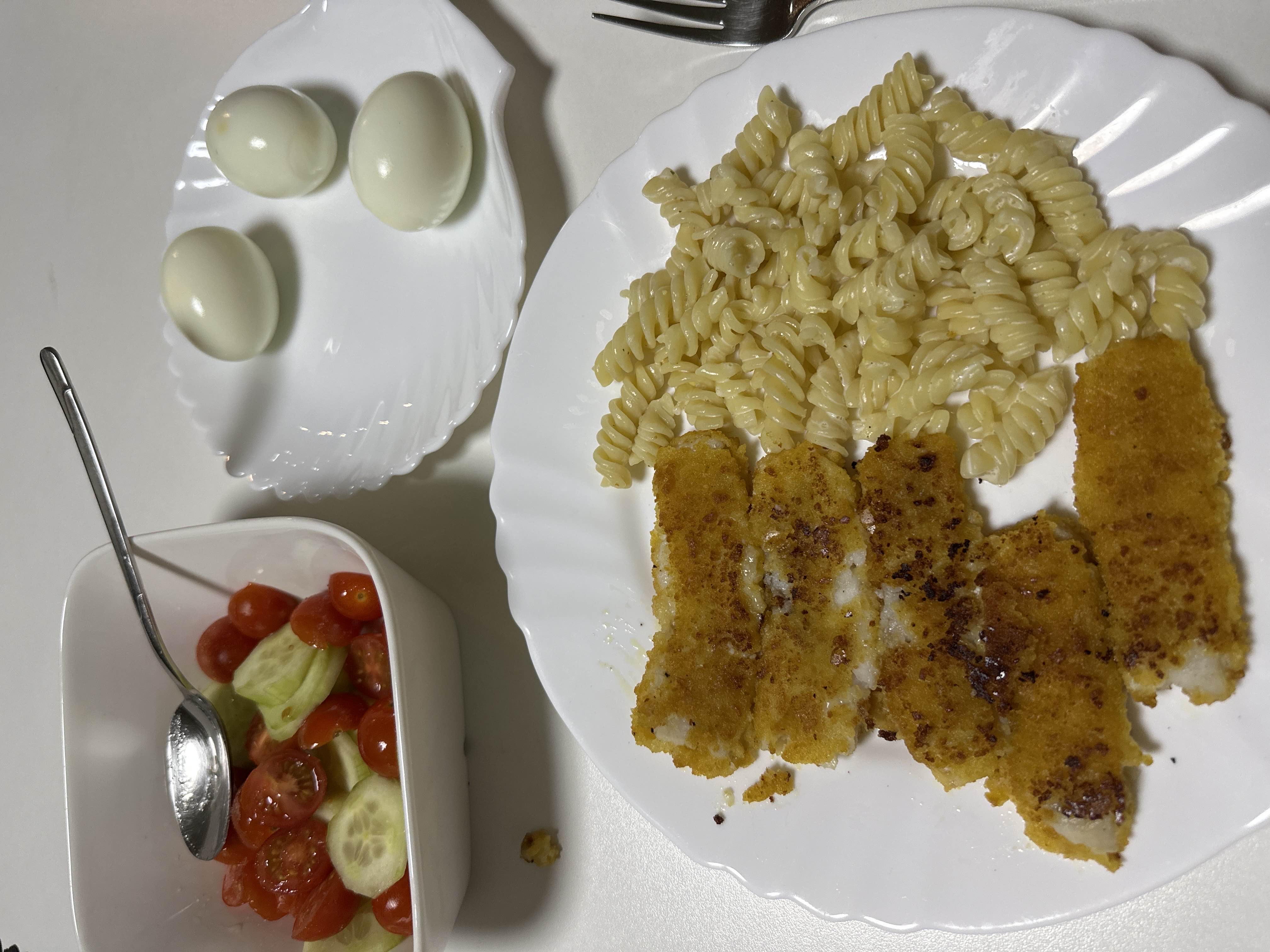 Panierter Fisch mit Nudeln