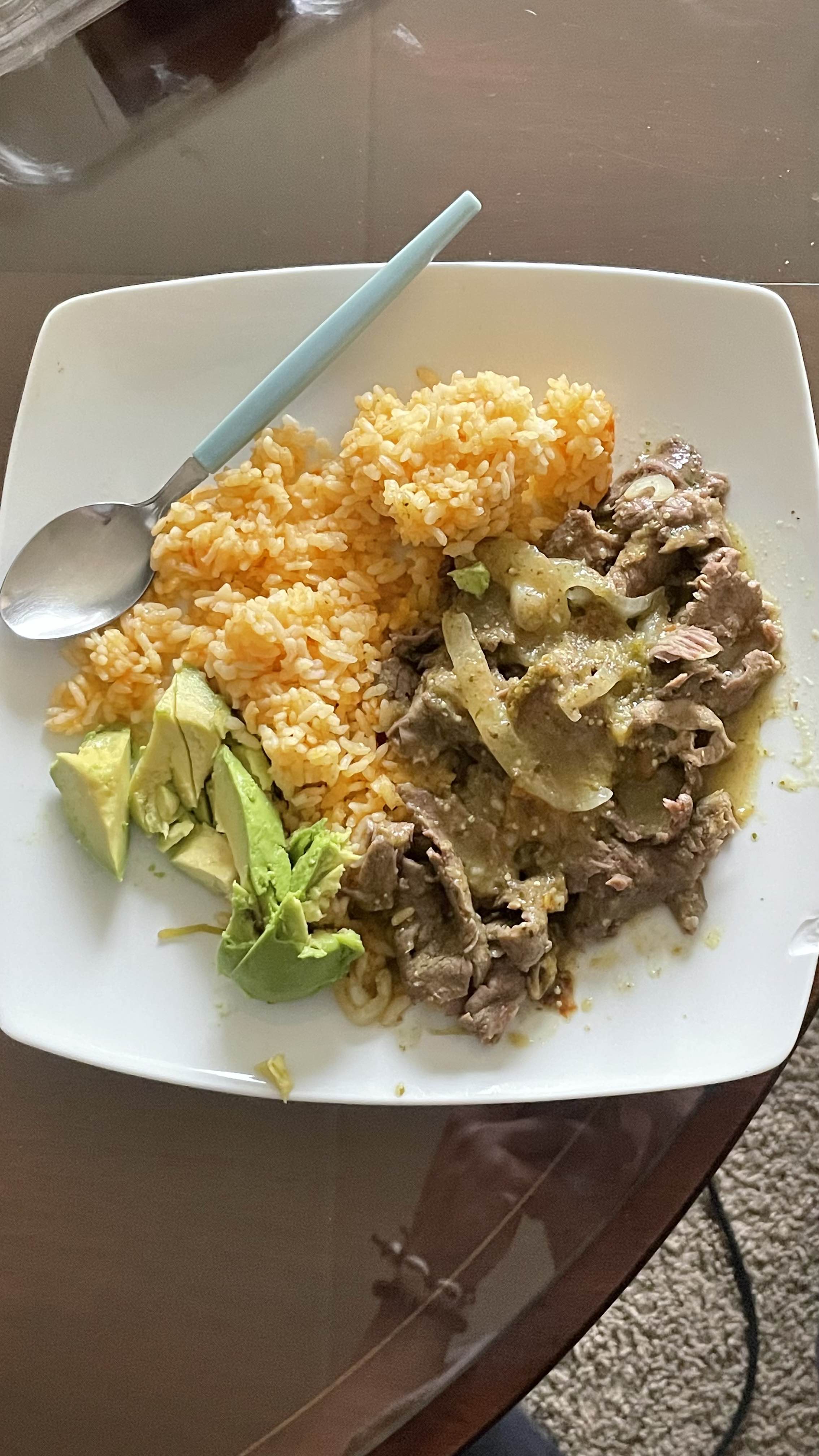 Carne en salsa con arroz