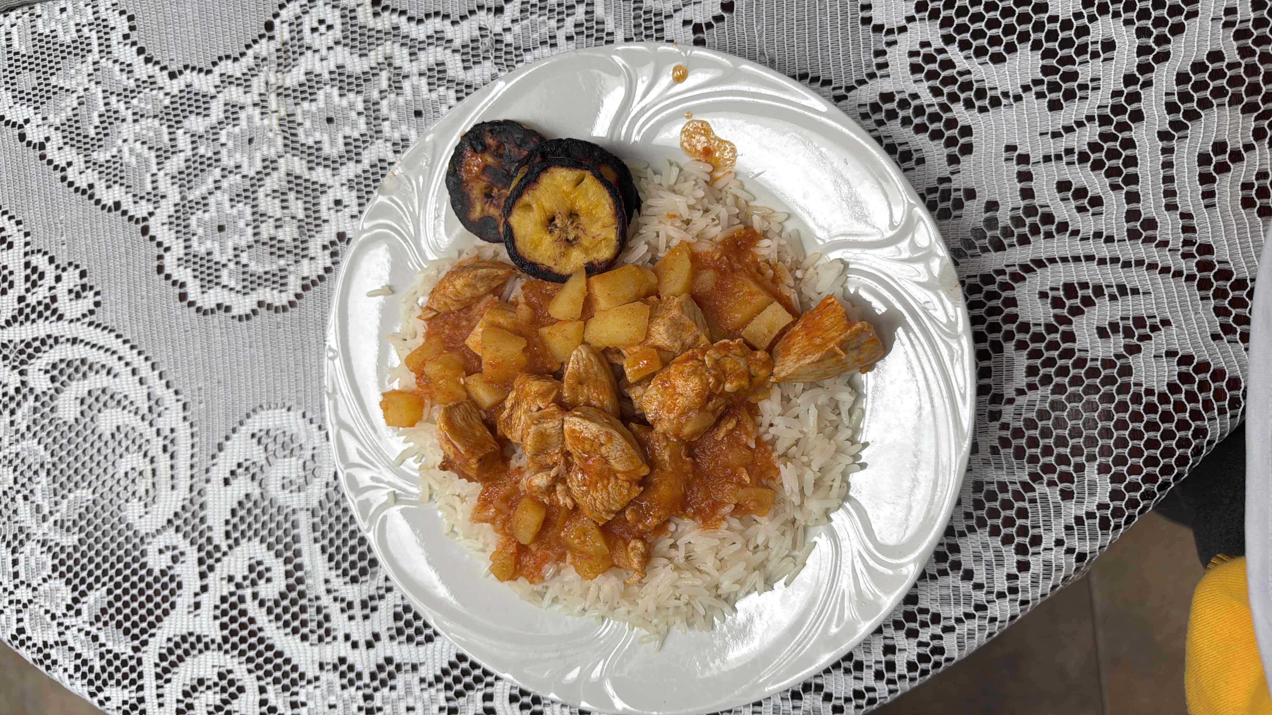 Pollo guisado con arroz