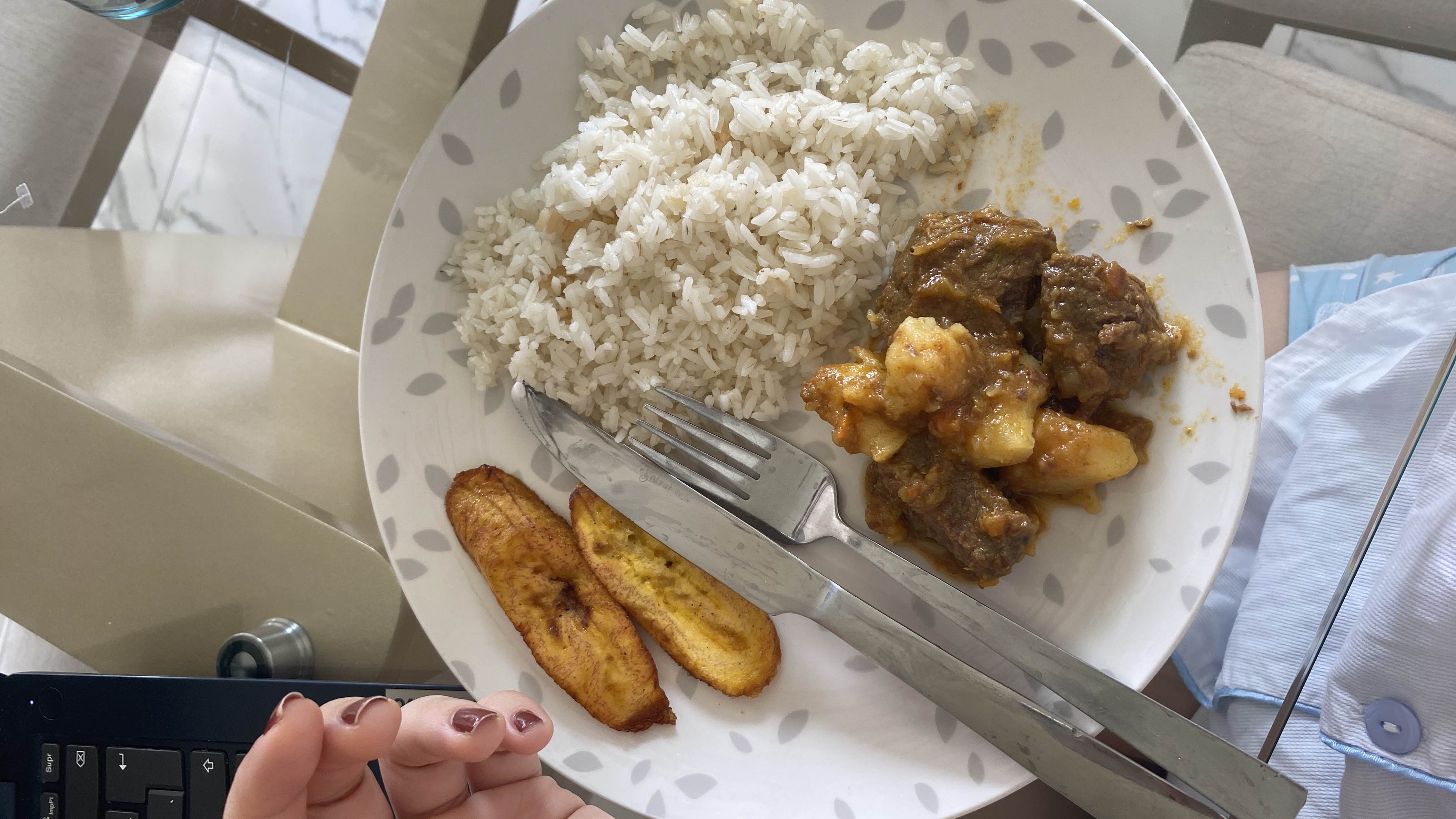 Arroz con carne guisada