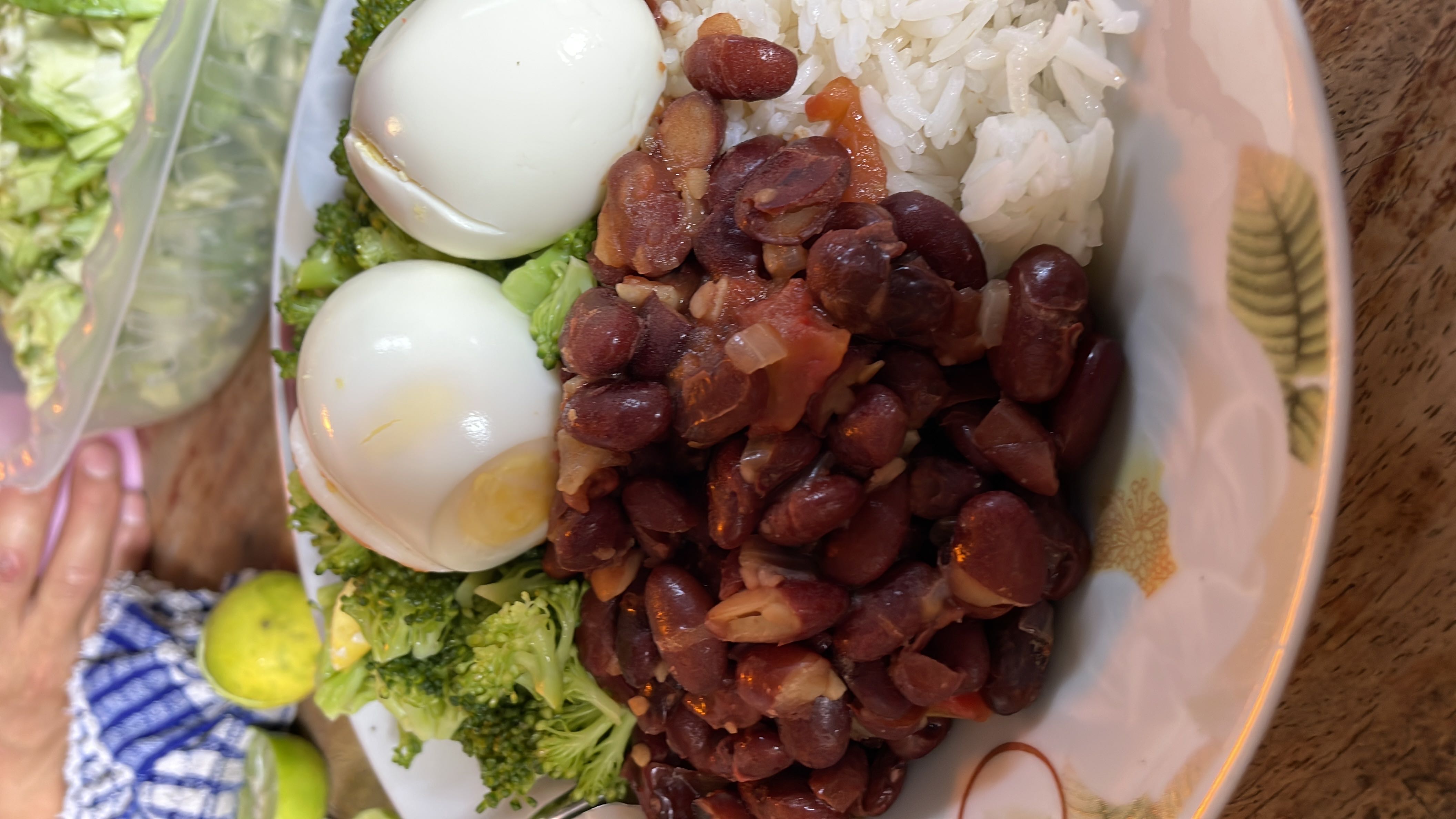 Arroz con frijoles y huevo