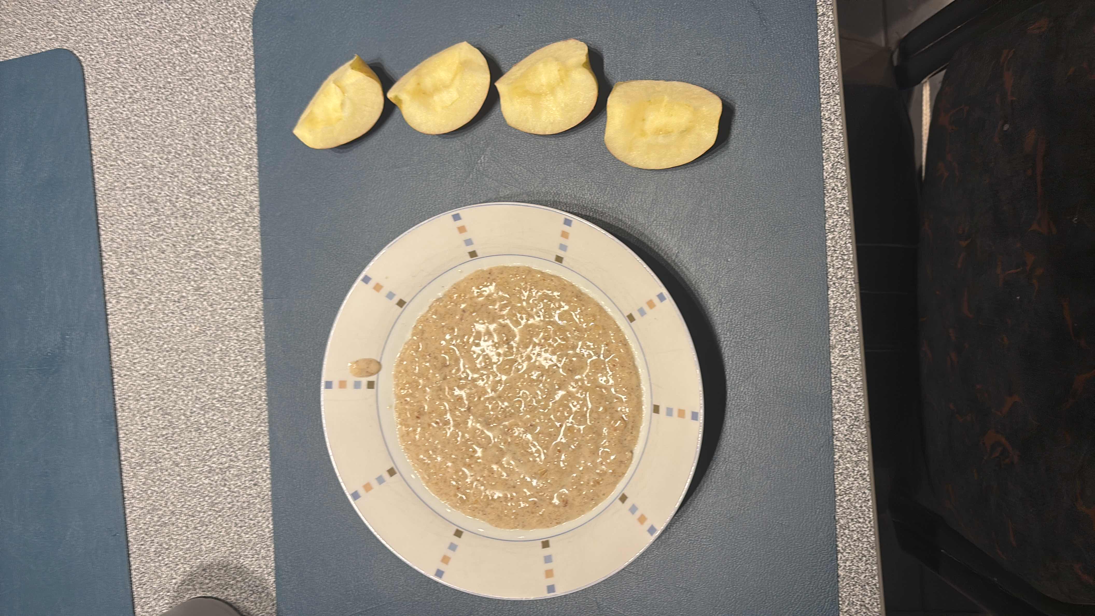 Oatmeal with Apple
