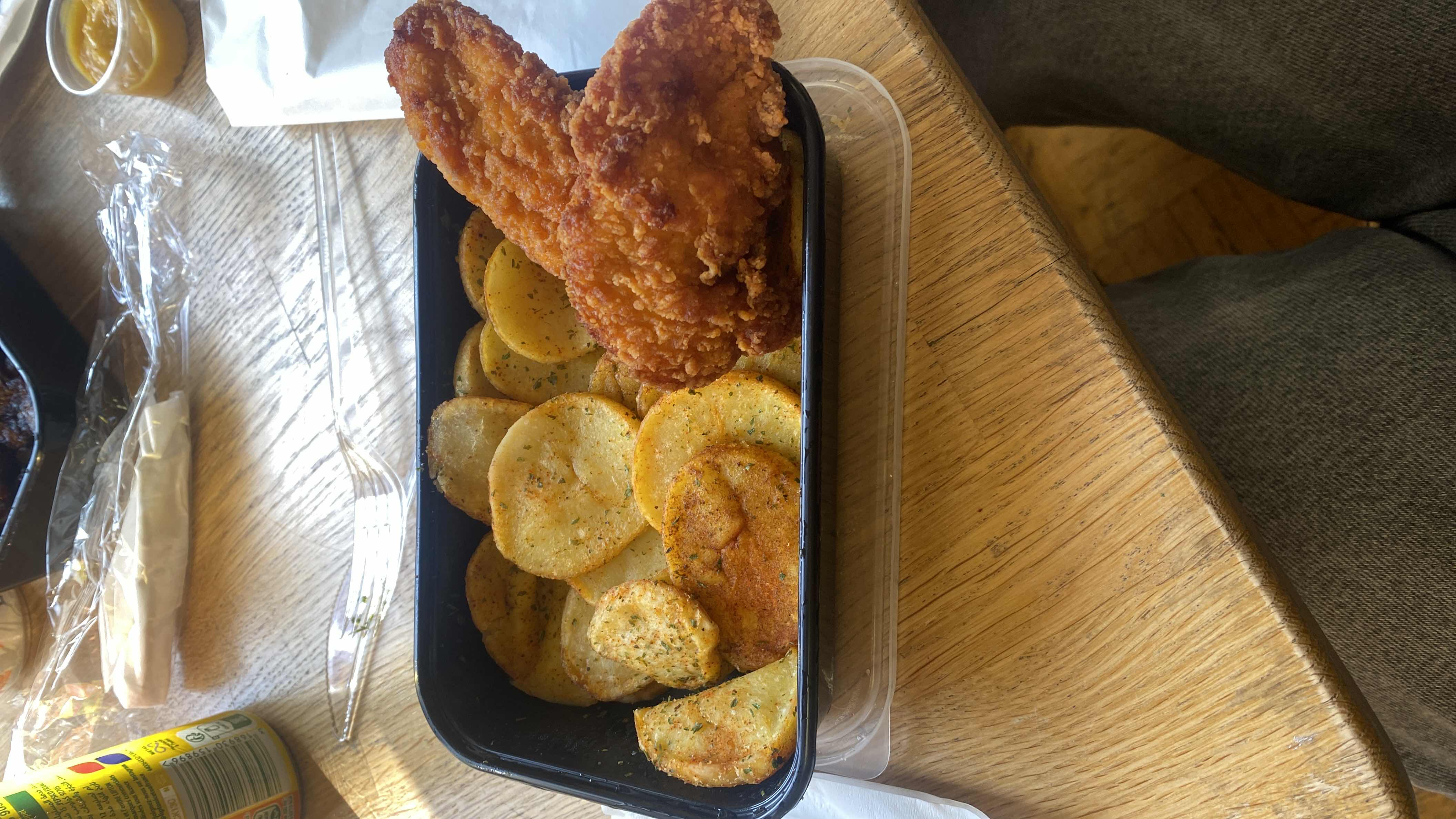 Poulet pané et pommes de terre