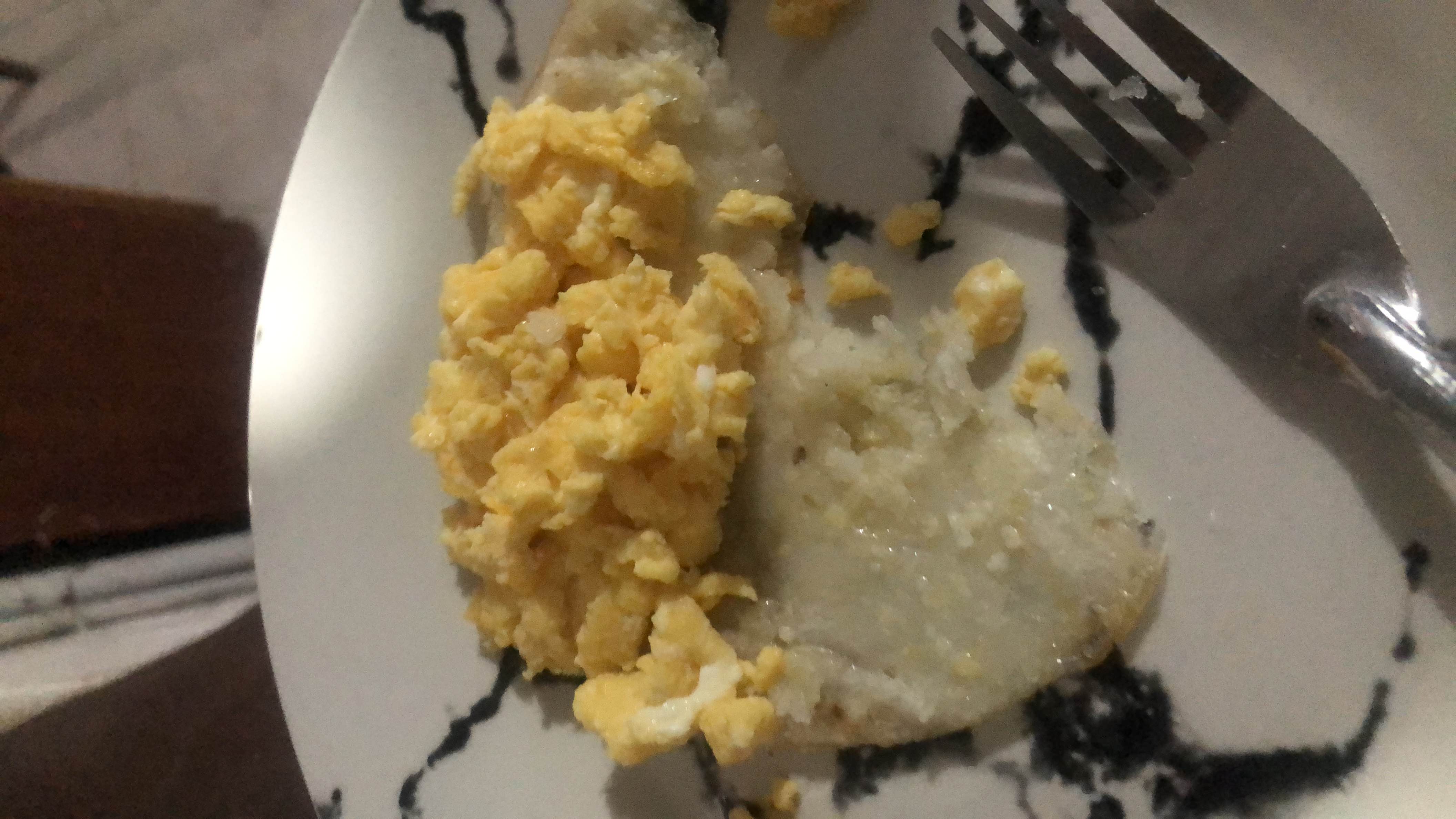 Huevos revueltos con yuca