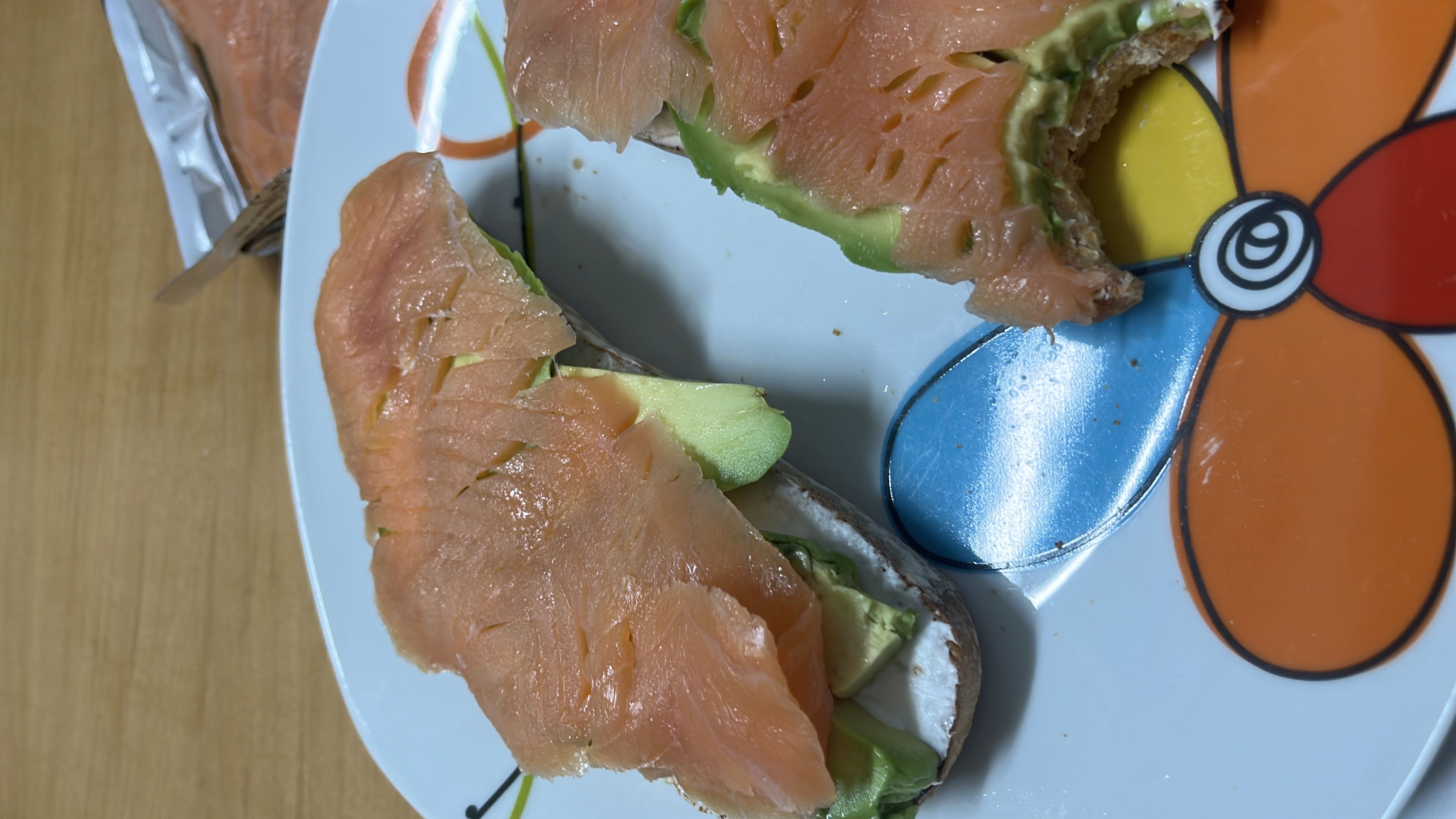 Tostada de salmón y aguacate