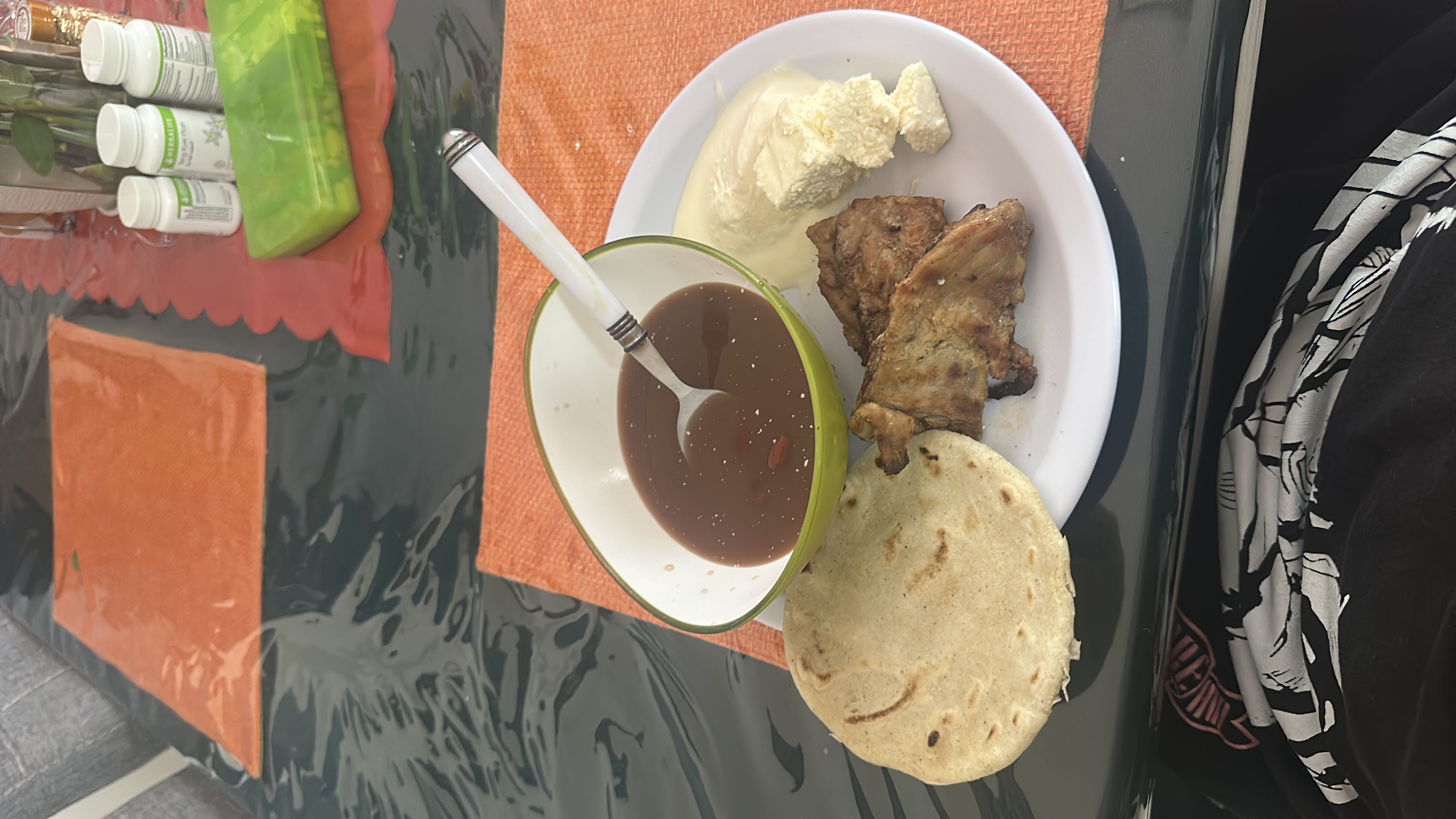 Sopa con carne y queso