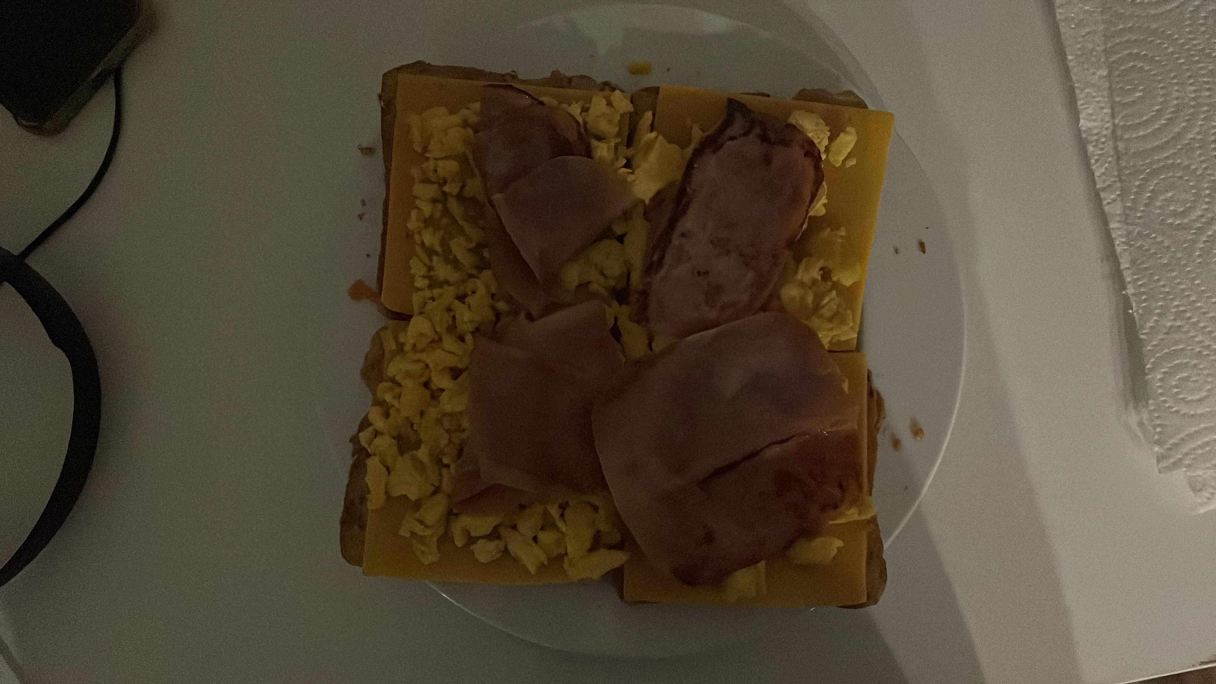 Tostadas con huevo y jamón