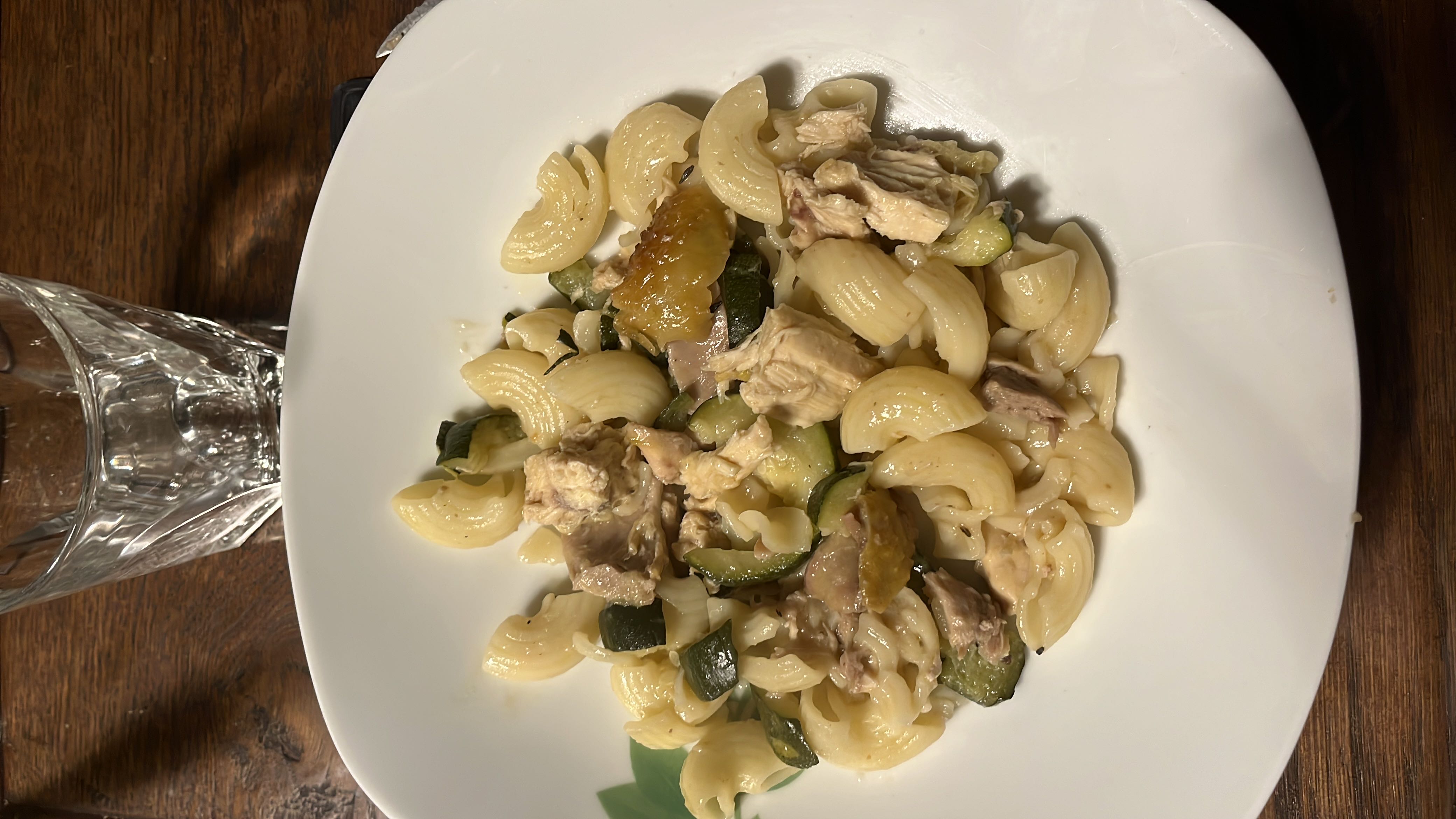 Pâtes au poulet et courgettes