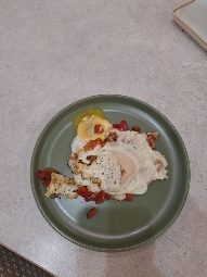 Fried Eggs with Vegetables