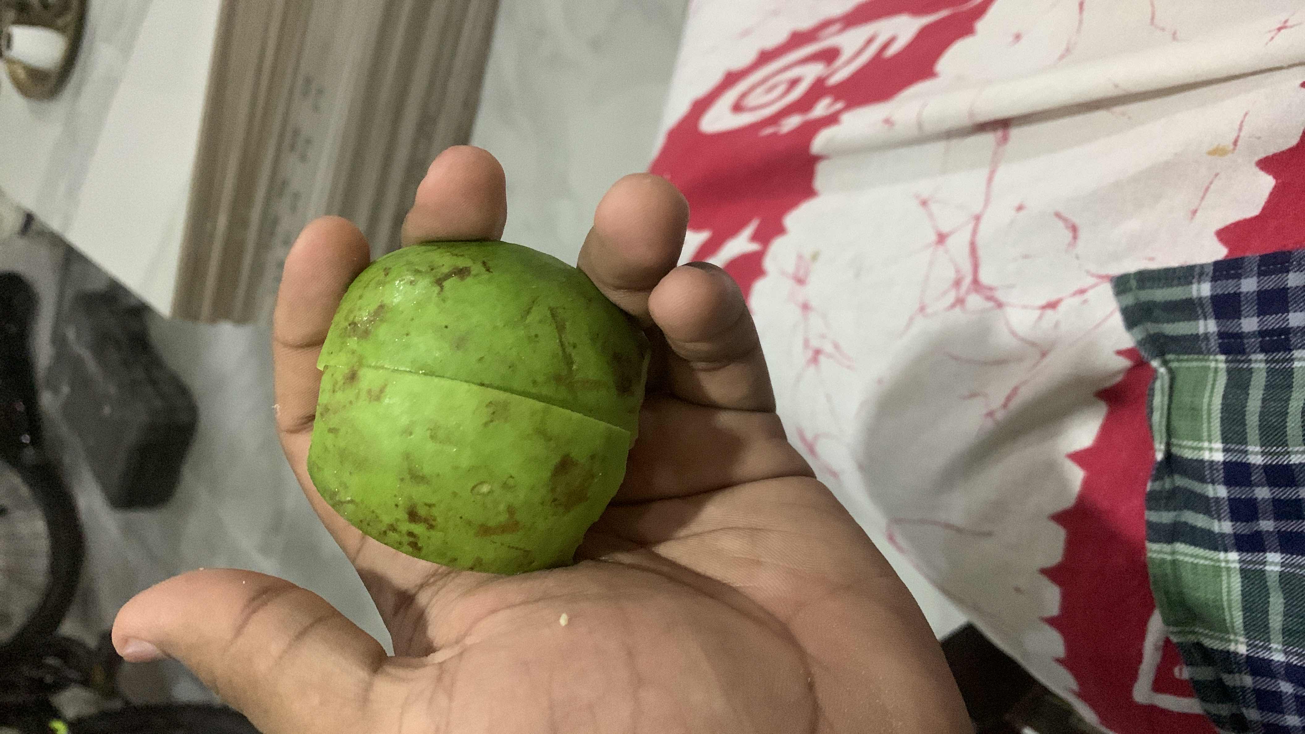 Raw Guava