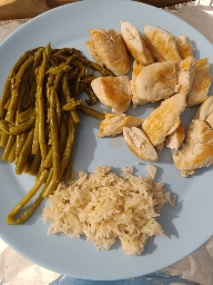 Pollo con arroz y judías
