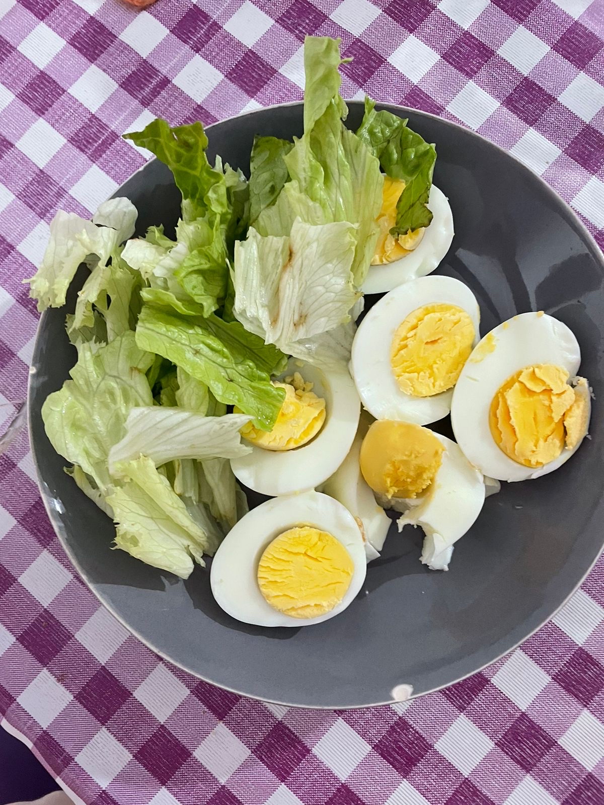 Boiled Eggs with Lettuce