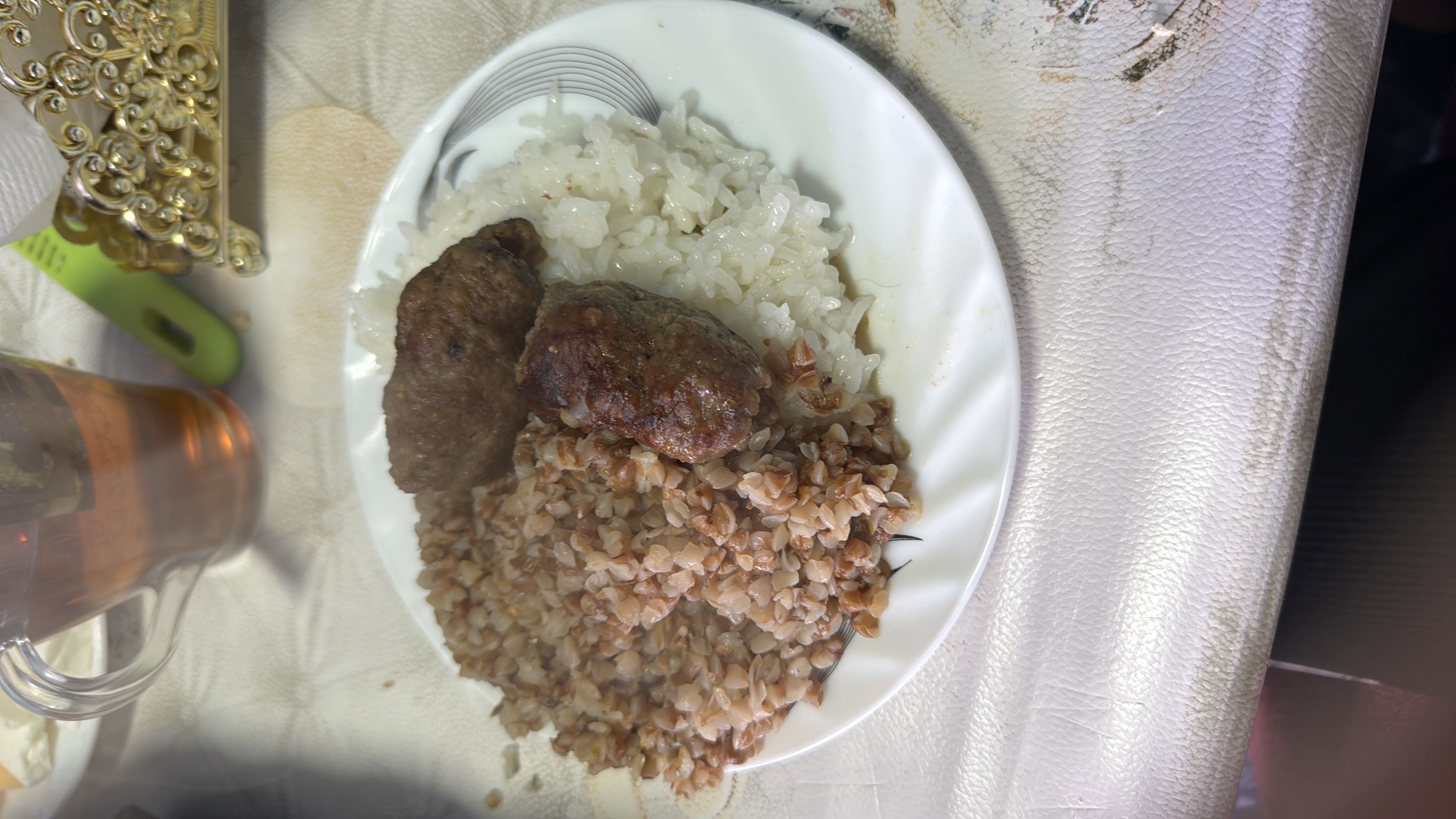 Гречка с рисом и котлетами