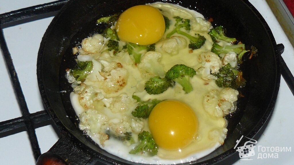 Яичница с брокколи