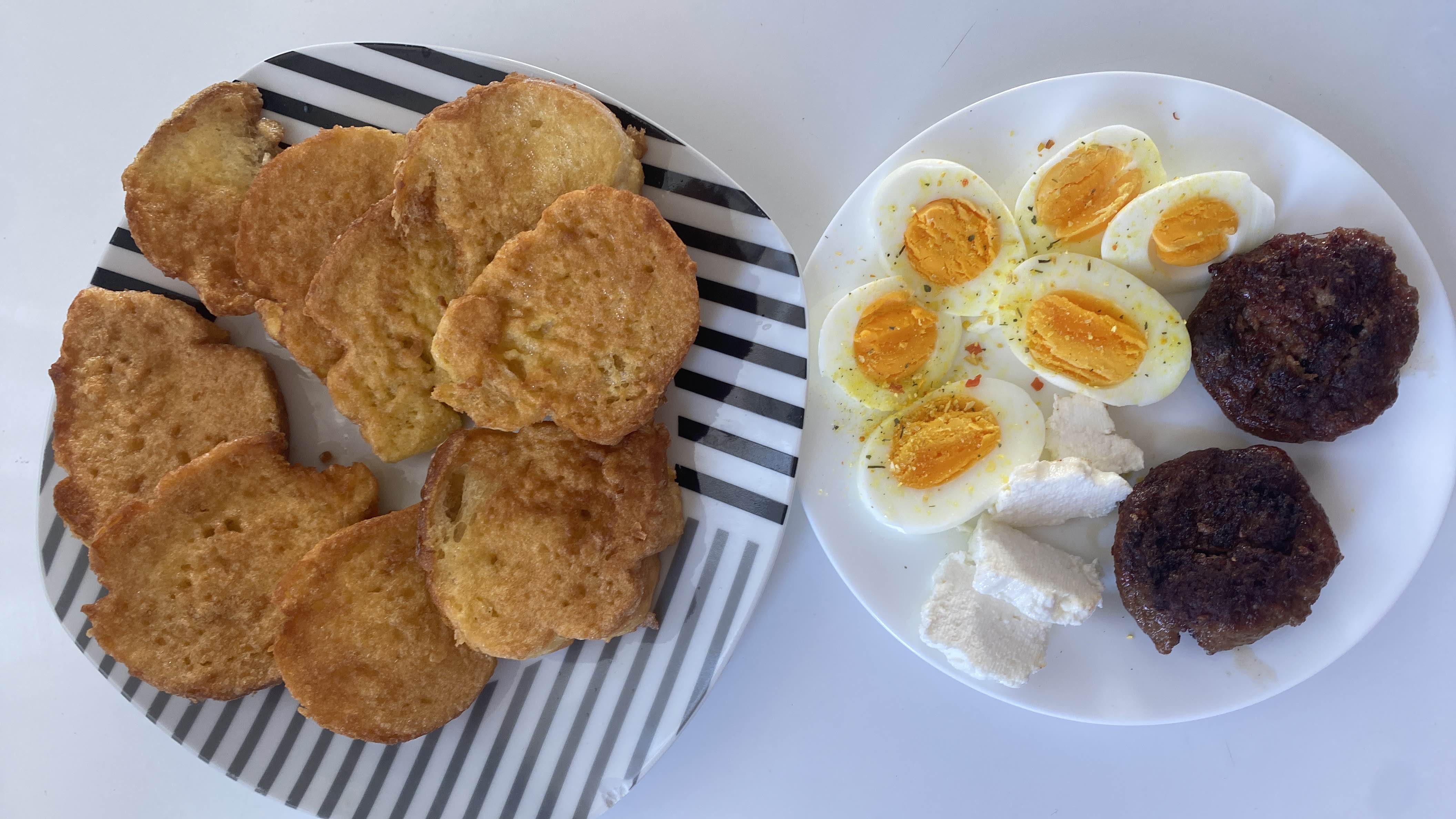 French Toast with Eggs