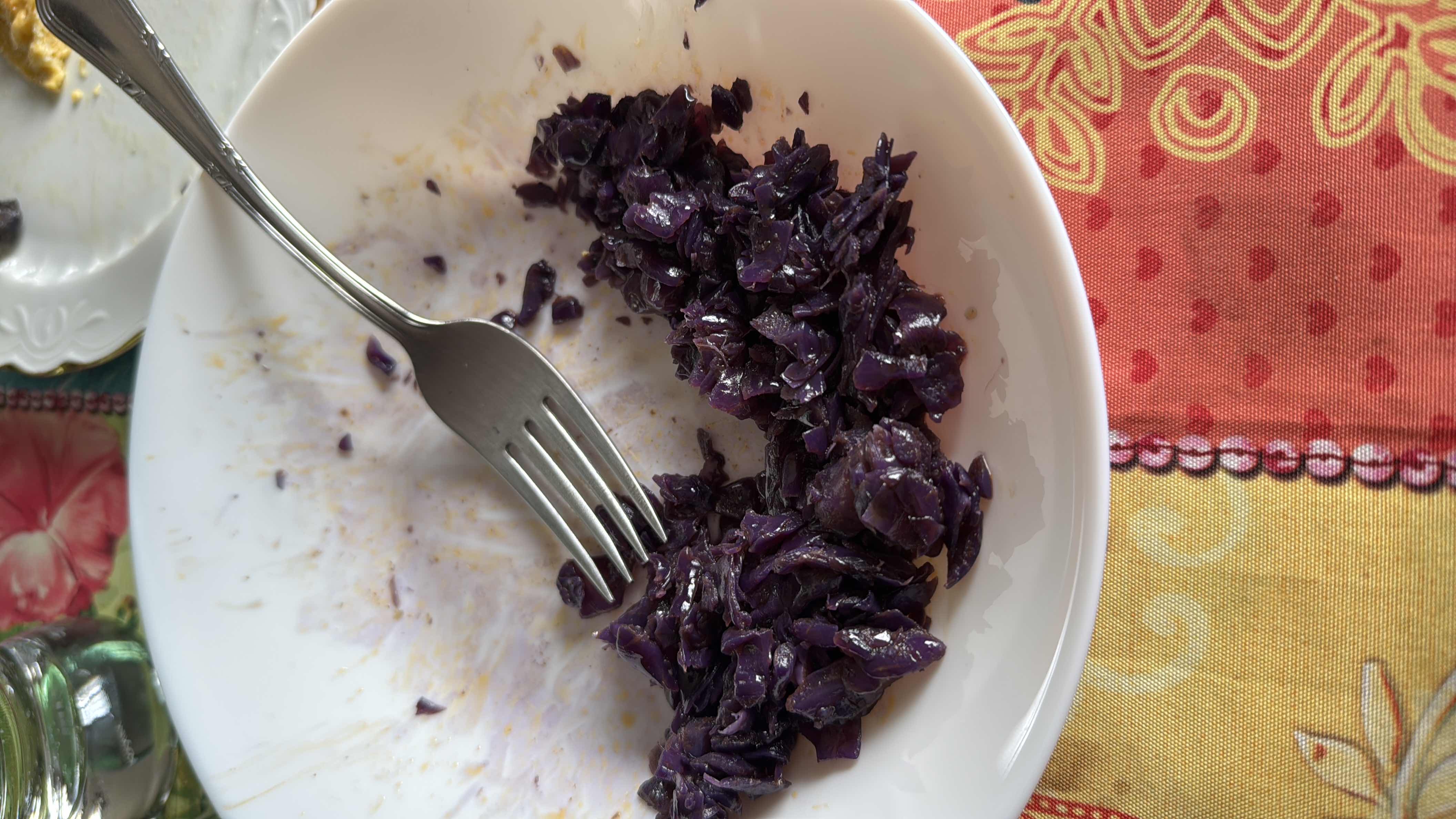 Repollo morado salteado