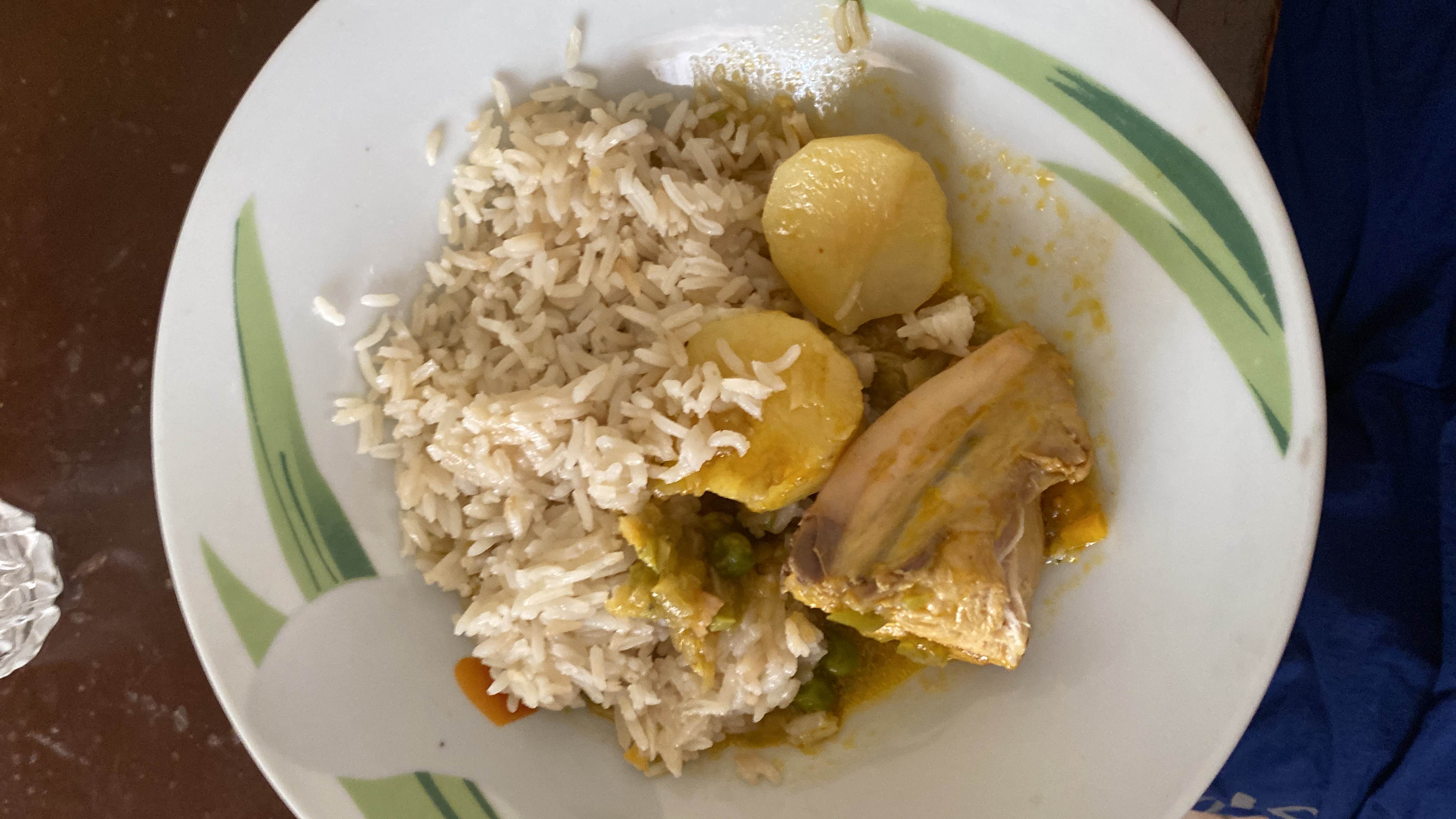 Arroz con pollo y verduras