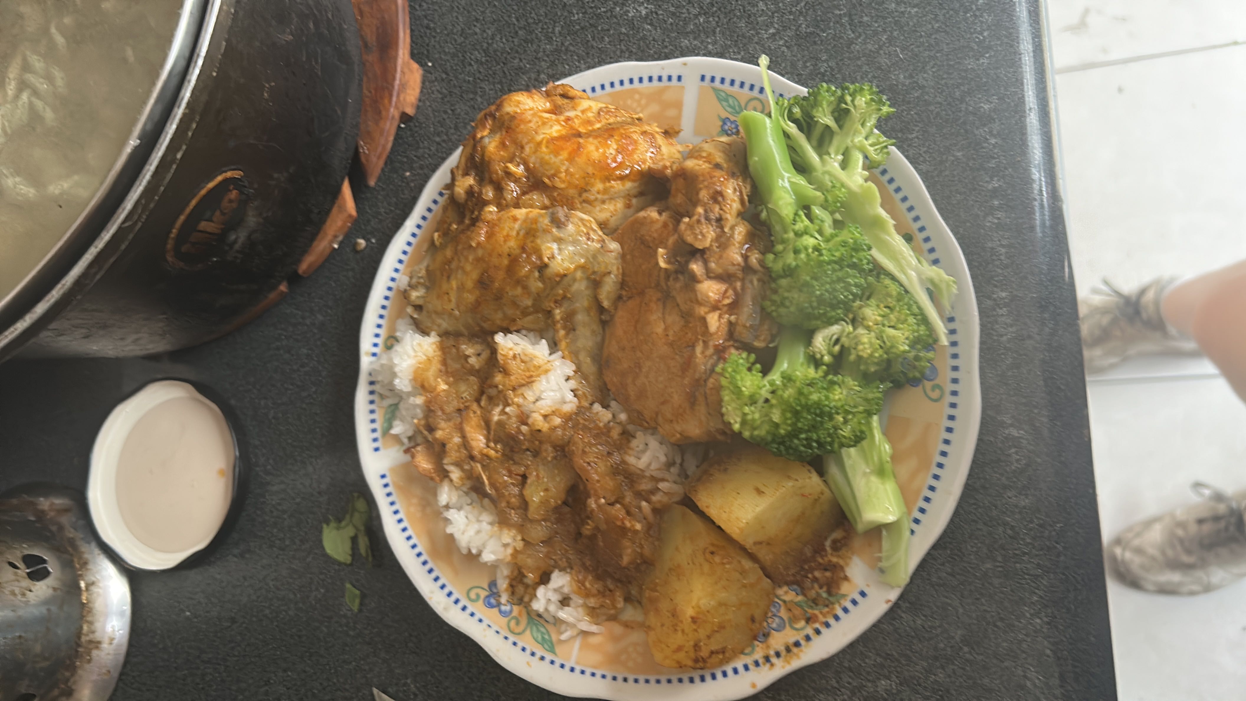 Pollo con arroz y vegetales