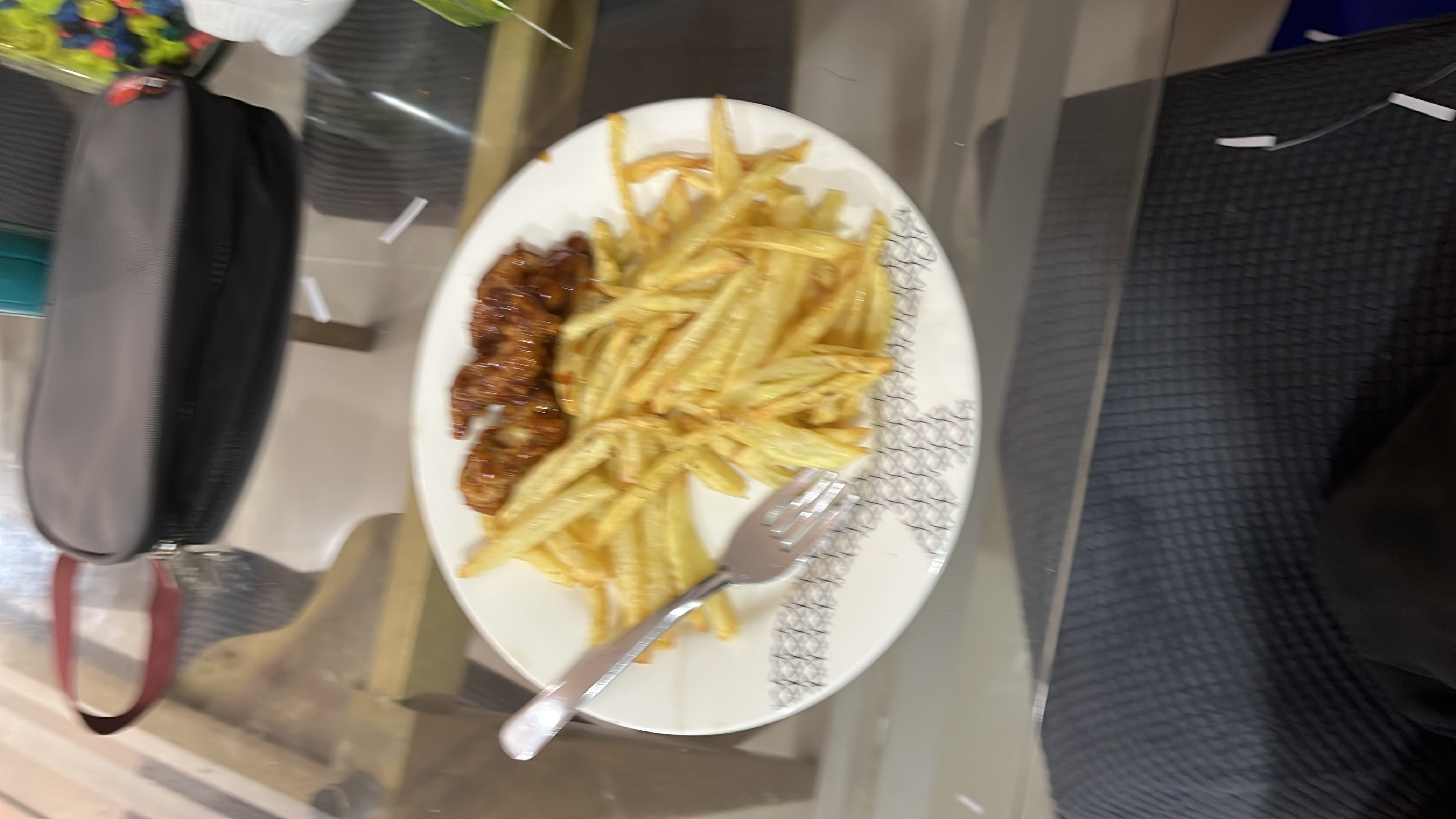 Papas fritas con carne
