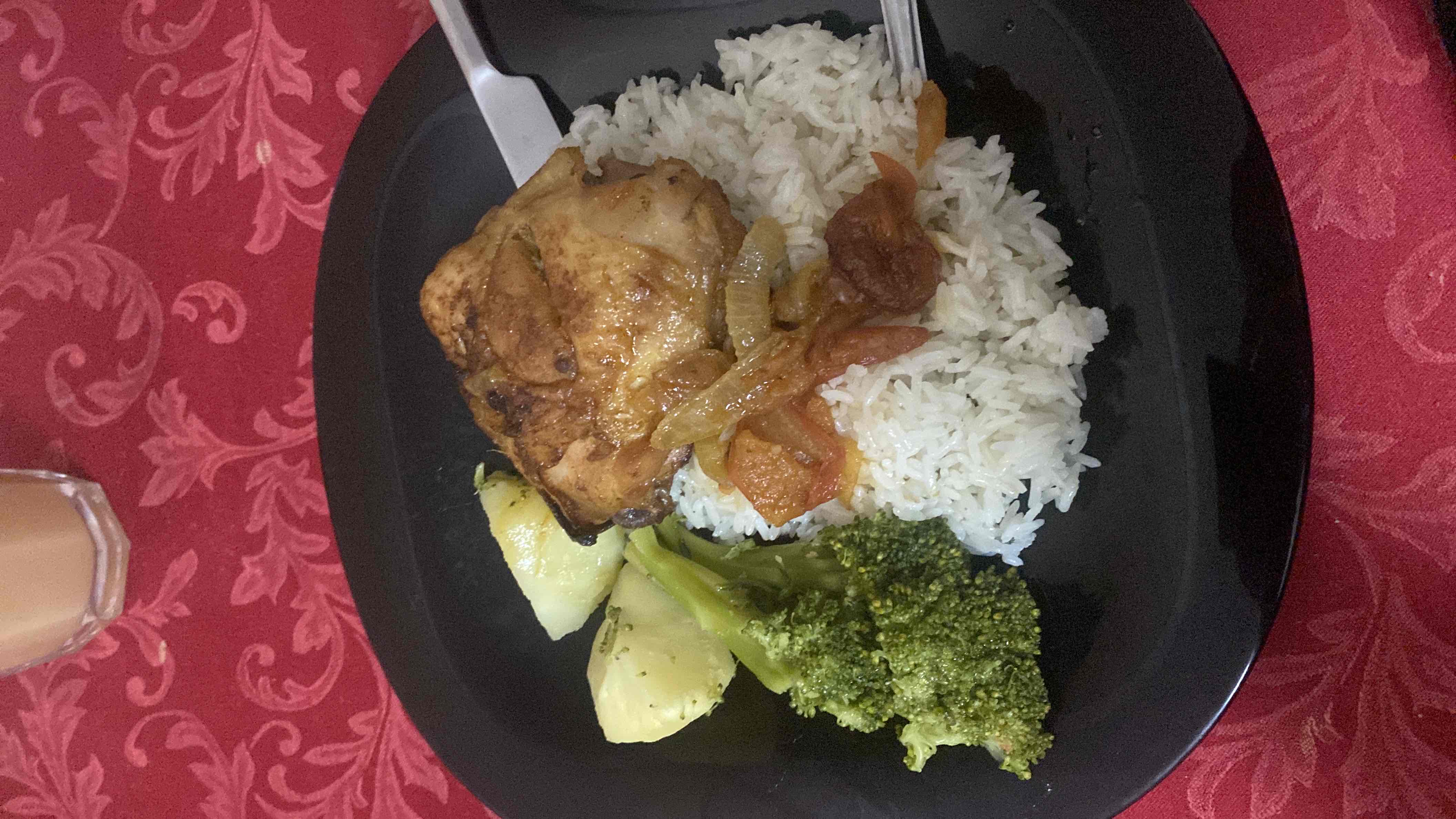 Frango assado com arroz