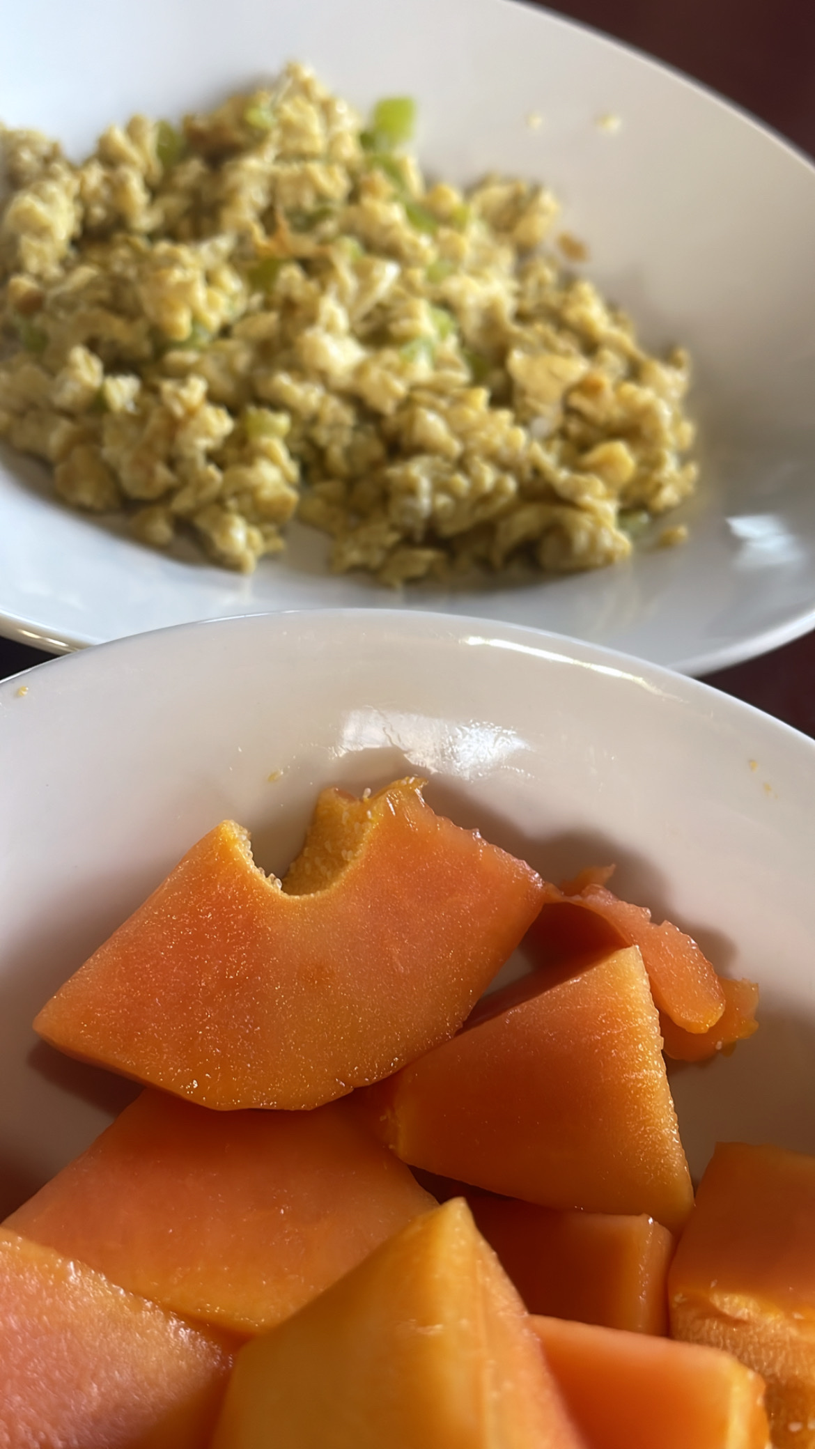 Huevos revueltos con papaya