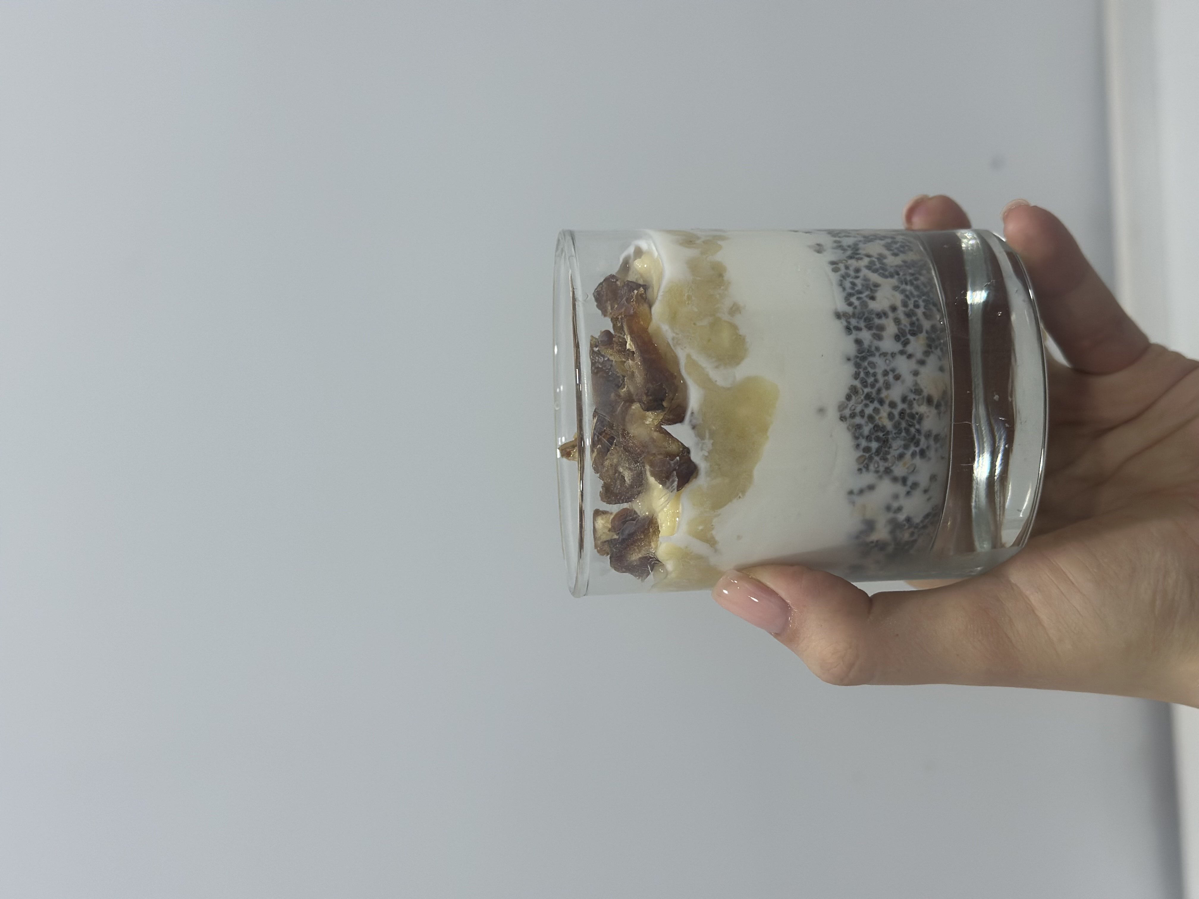 Чиа-пудинг с йогуртом