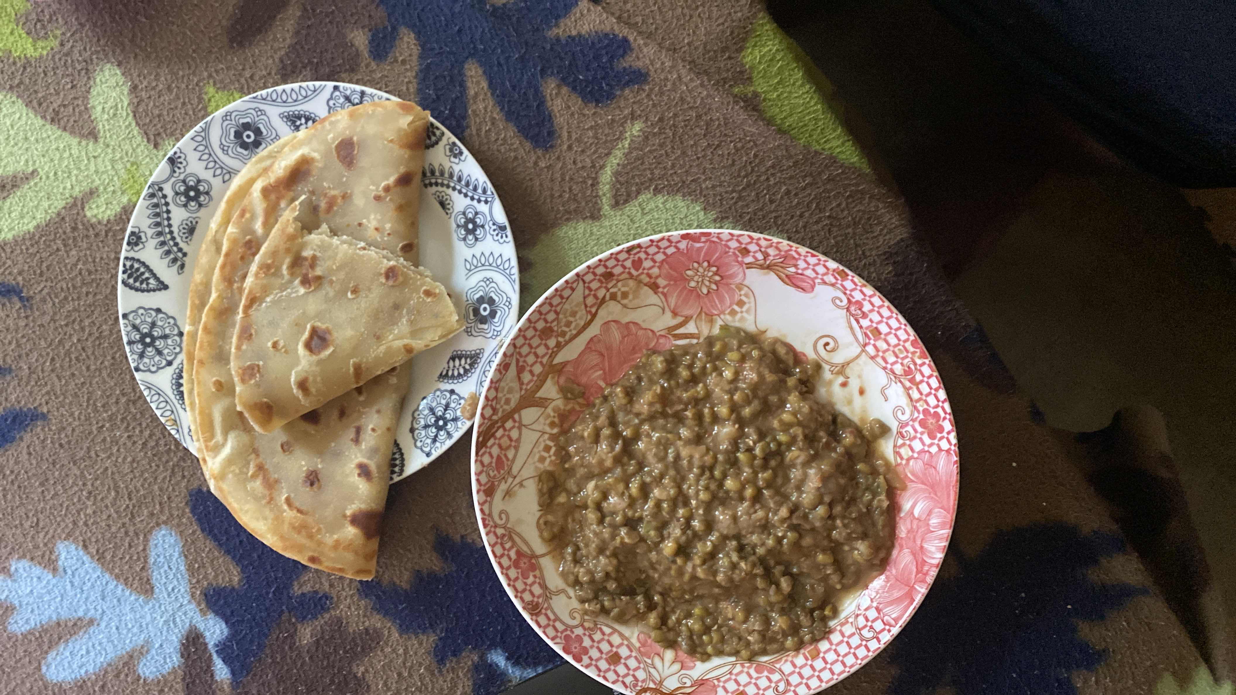 Chapati with Lentil Stew