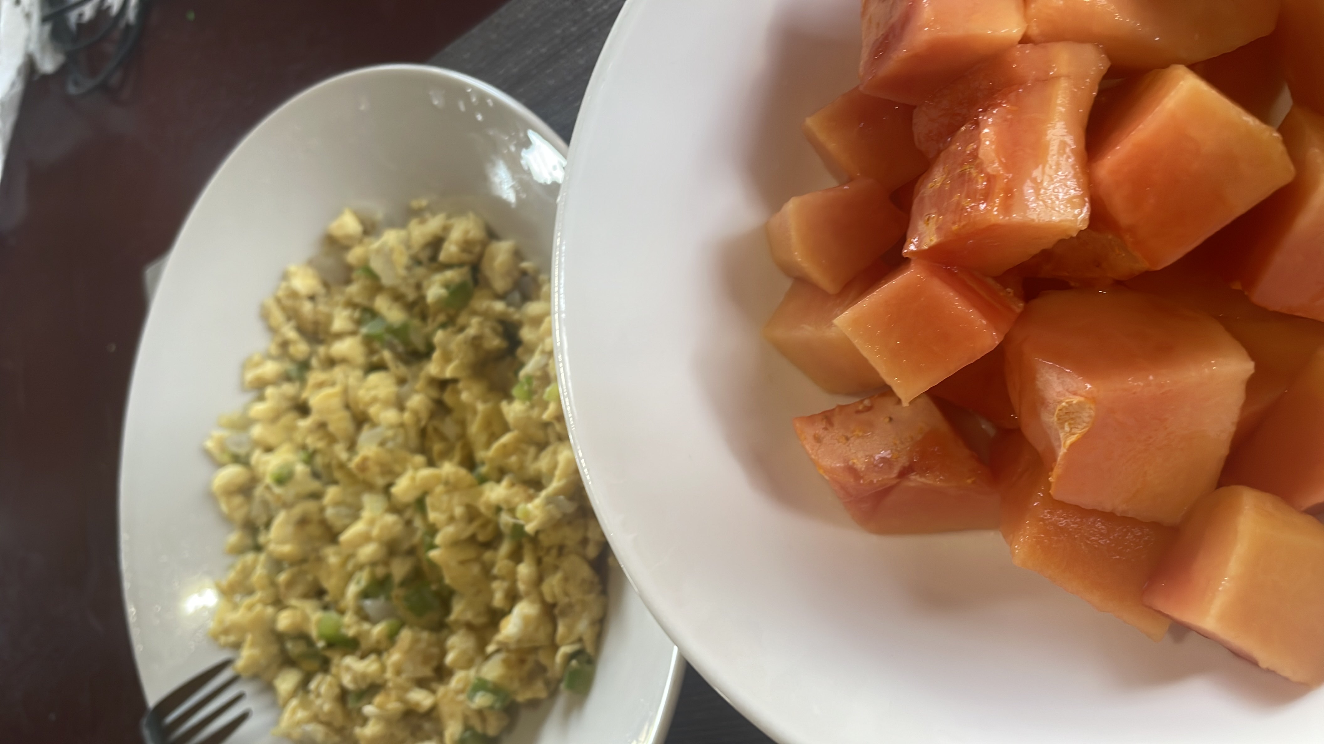 Huevos revueltos con papaya
