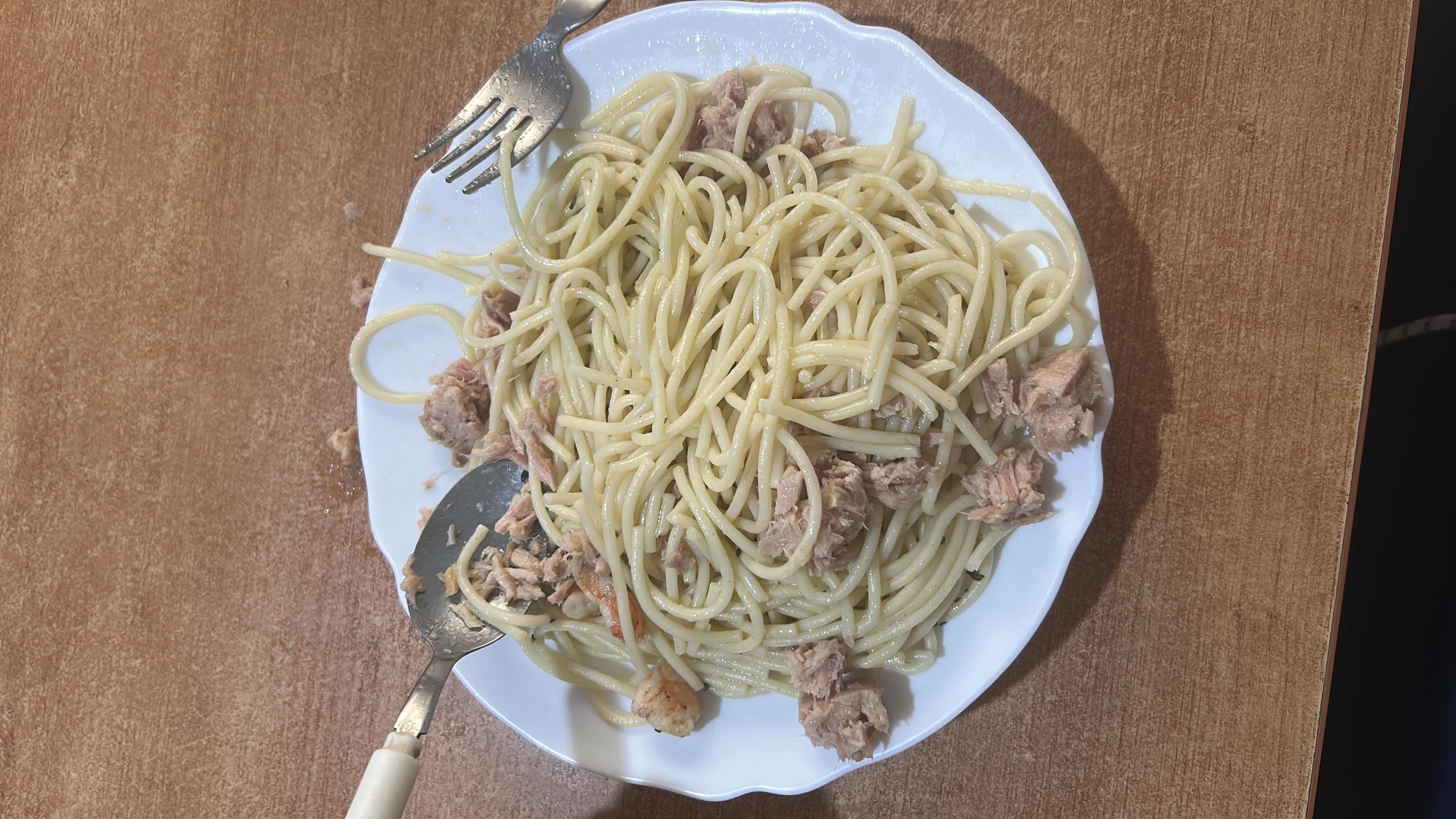 Espaguetis con atún