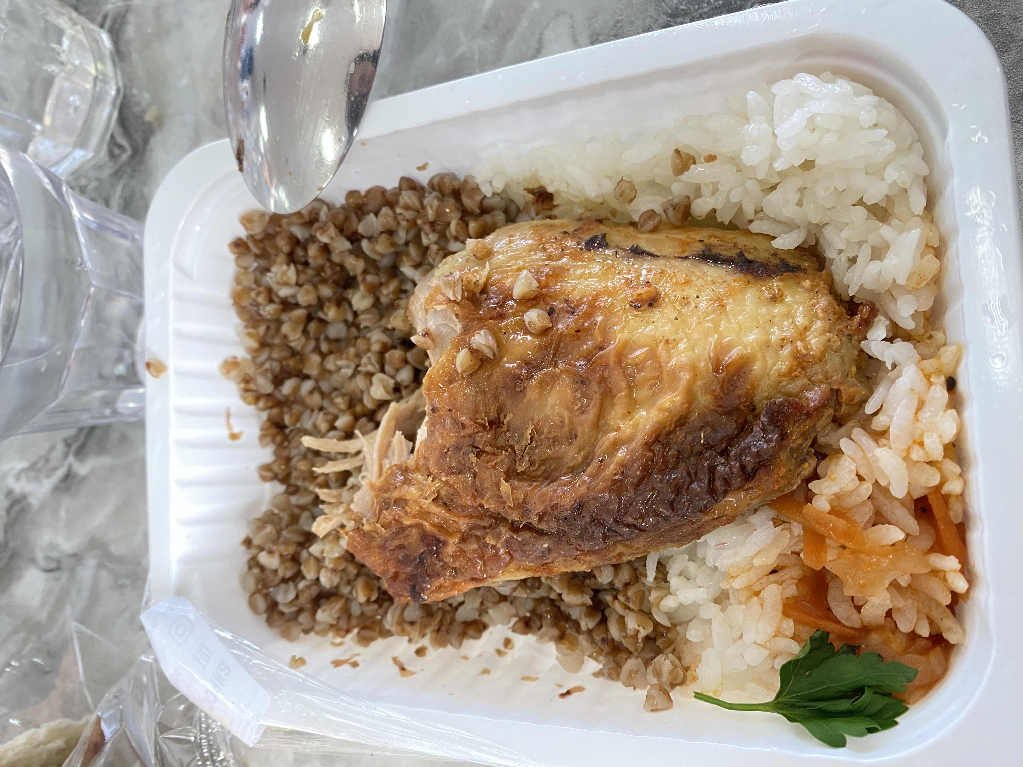 Курица с гречкой и рисом