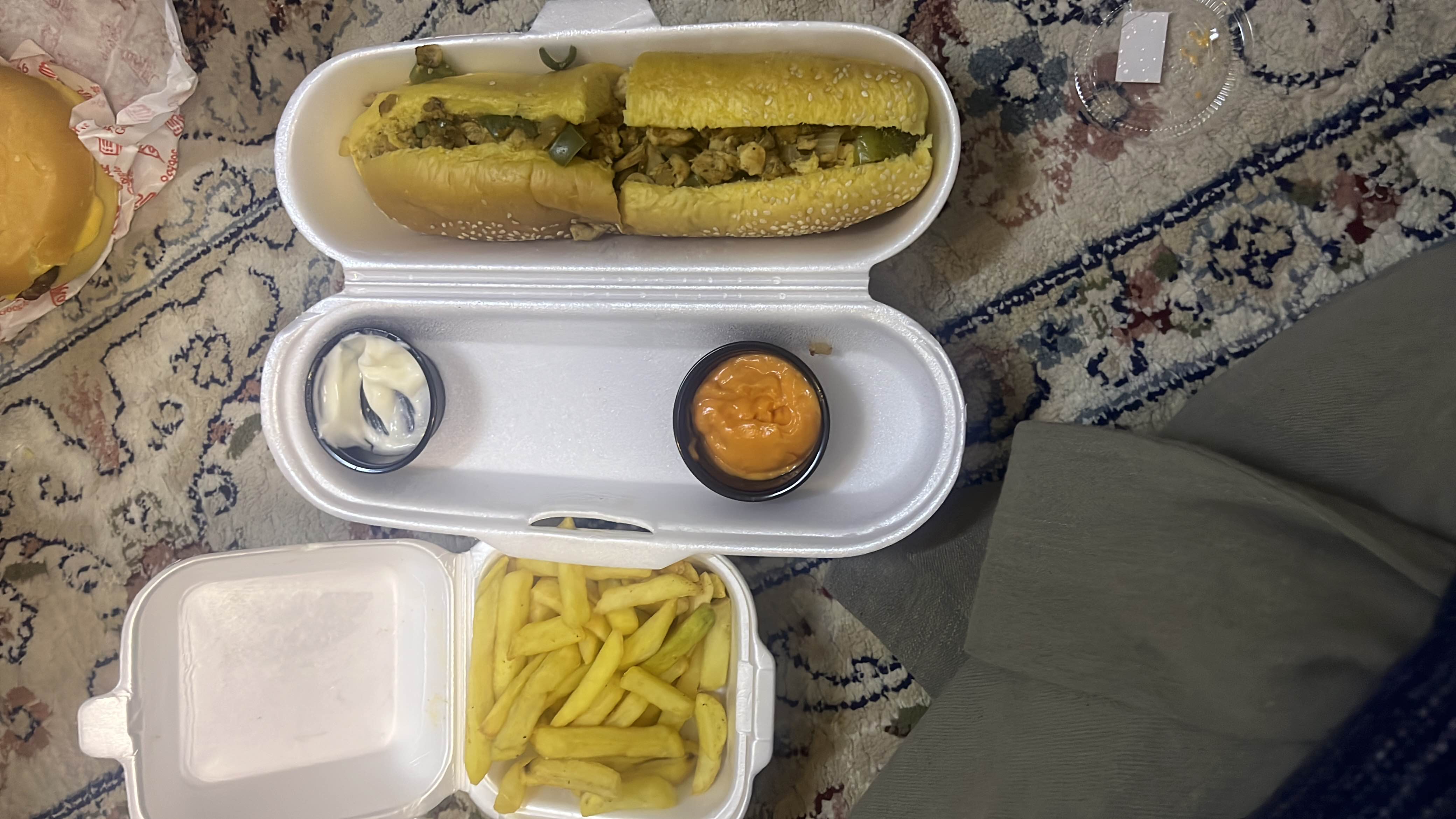 ساندويتش دجاج مع بطاطس