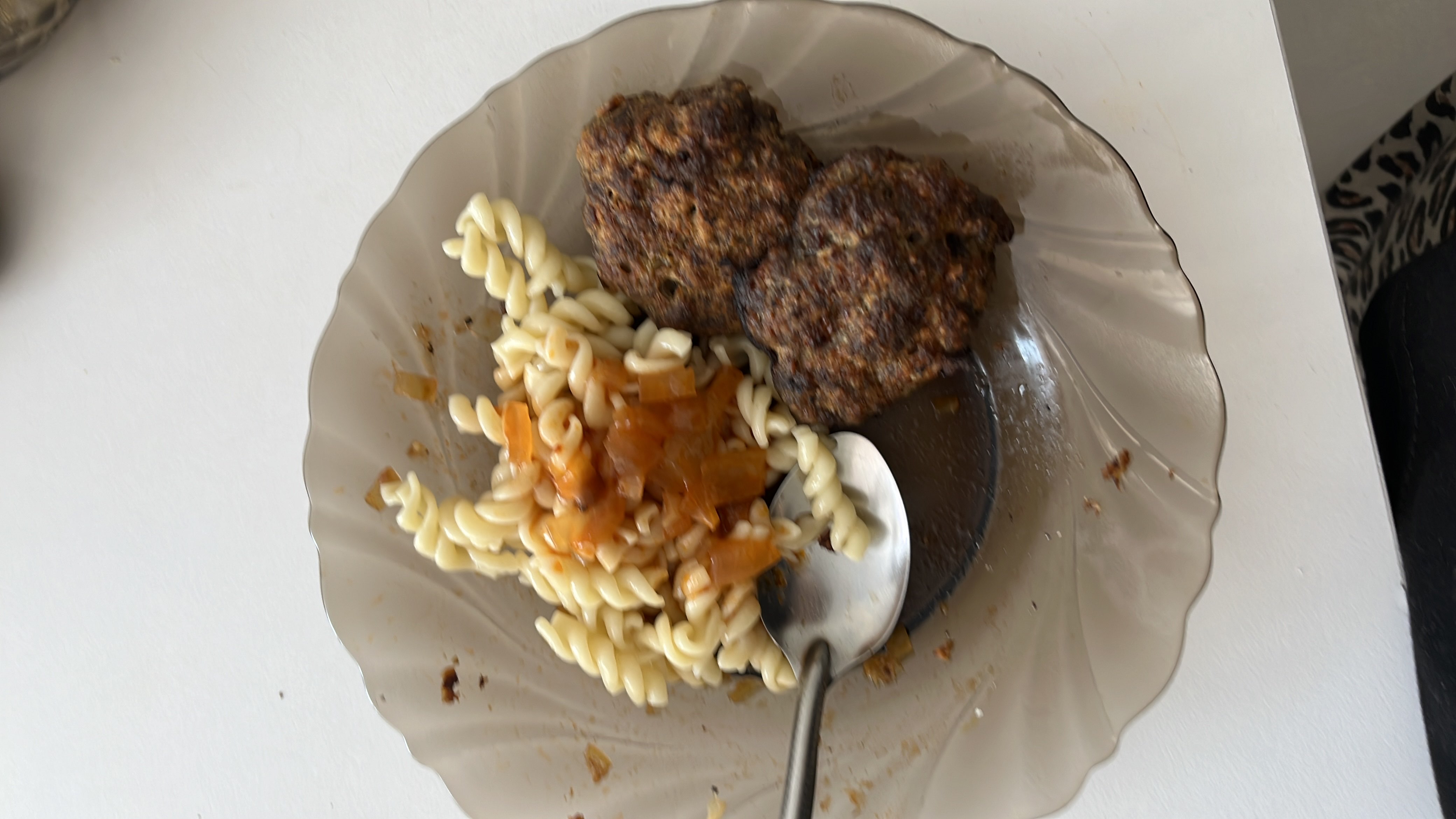 Макароны с котлетами