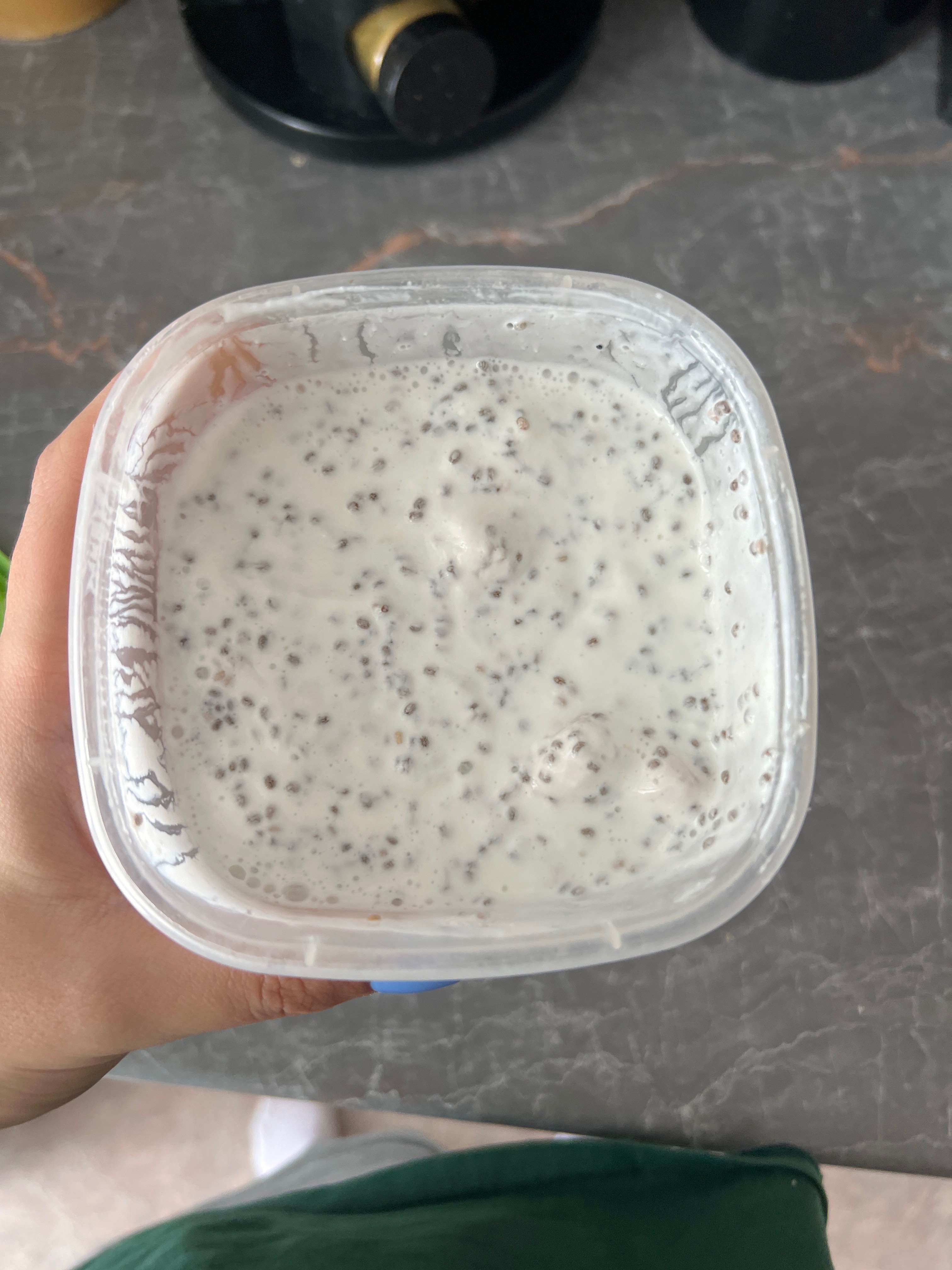 Чиа-пудинг с йогуртом